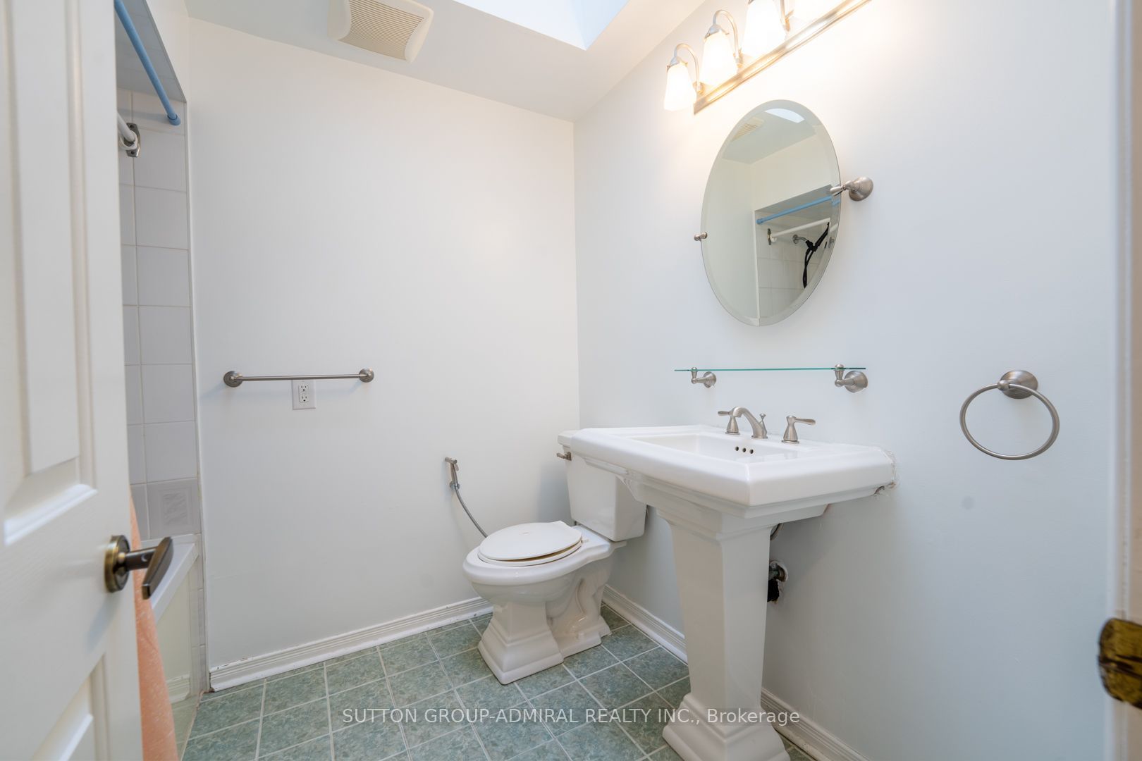 284 Murray Drive Property Photo 18