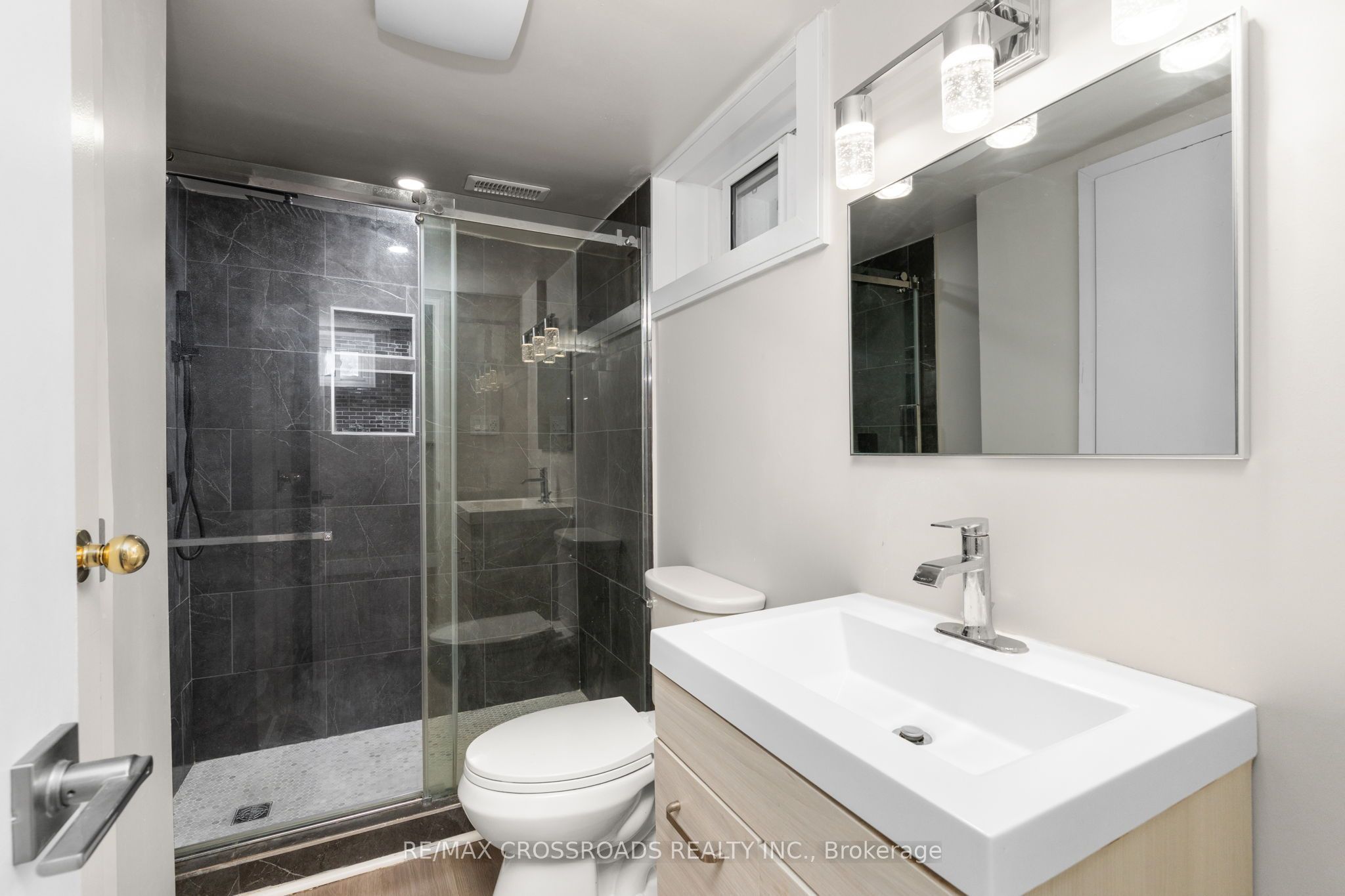 184 Laverock Avenue Property Photo 34