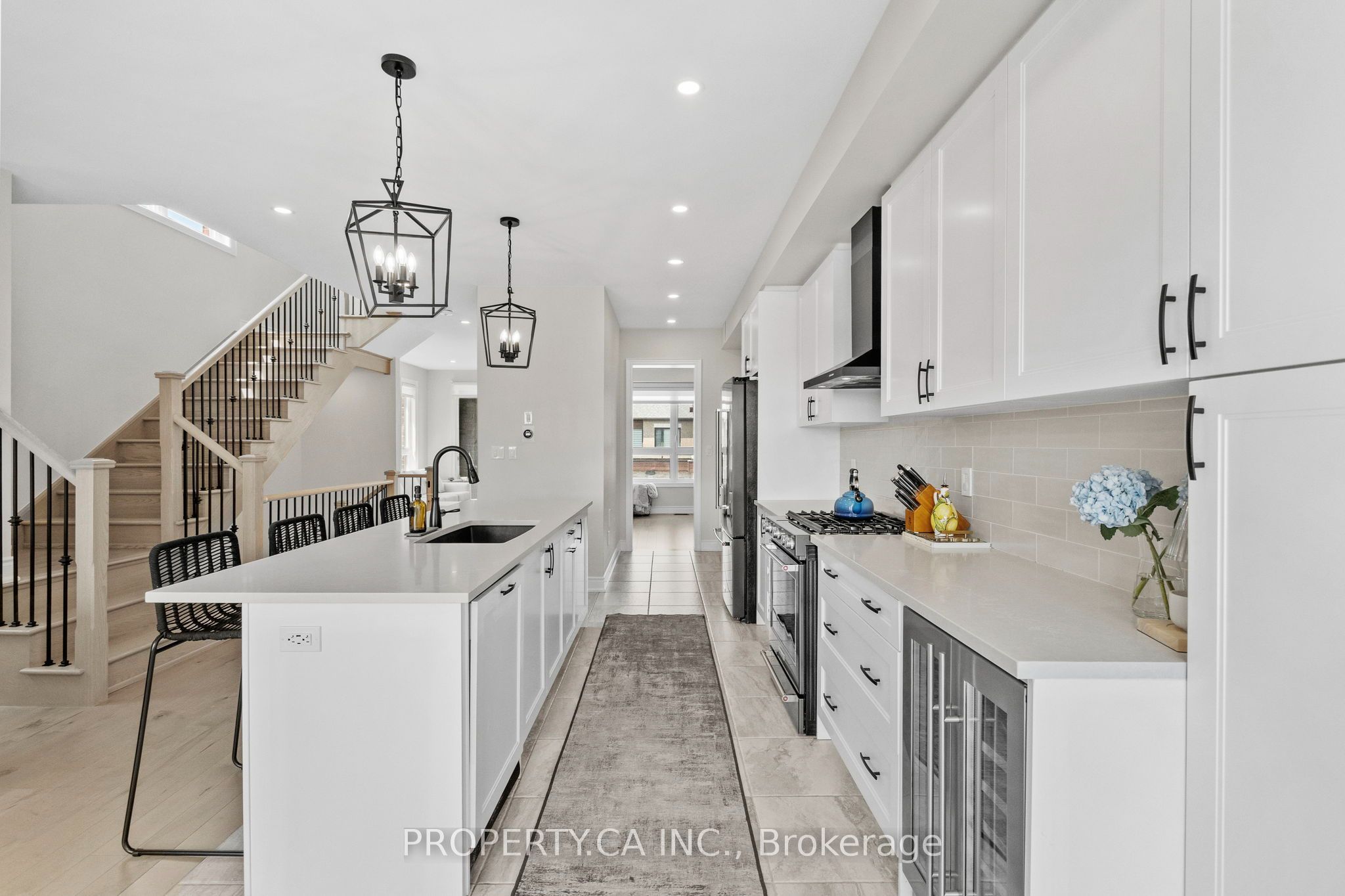 556 New England Court Property Photo 15