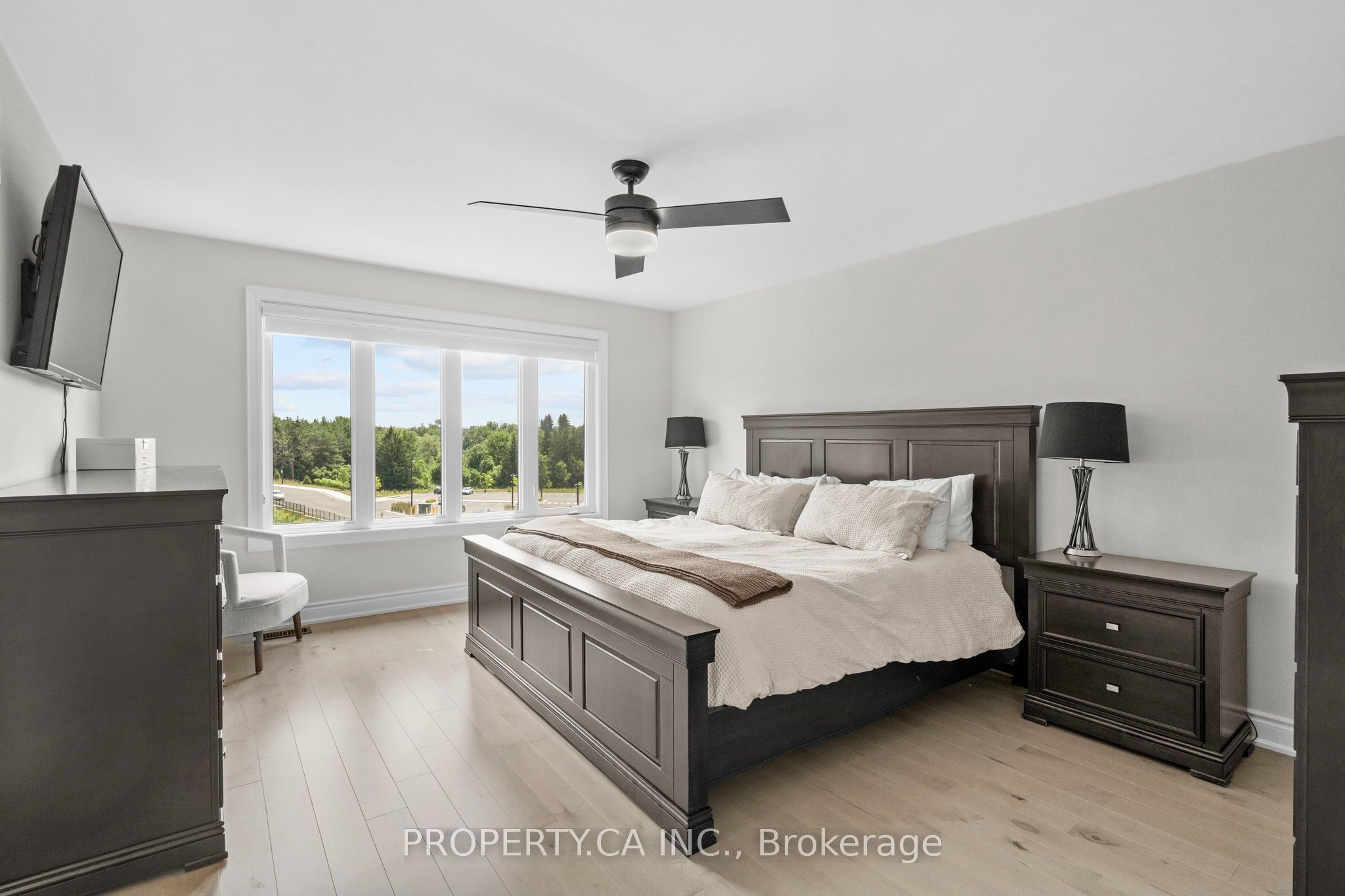 556 New England Court Property Photo 20