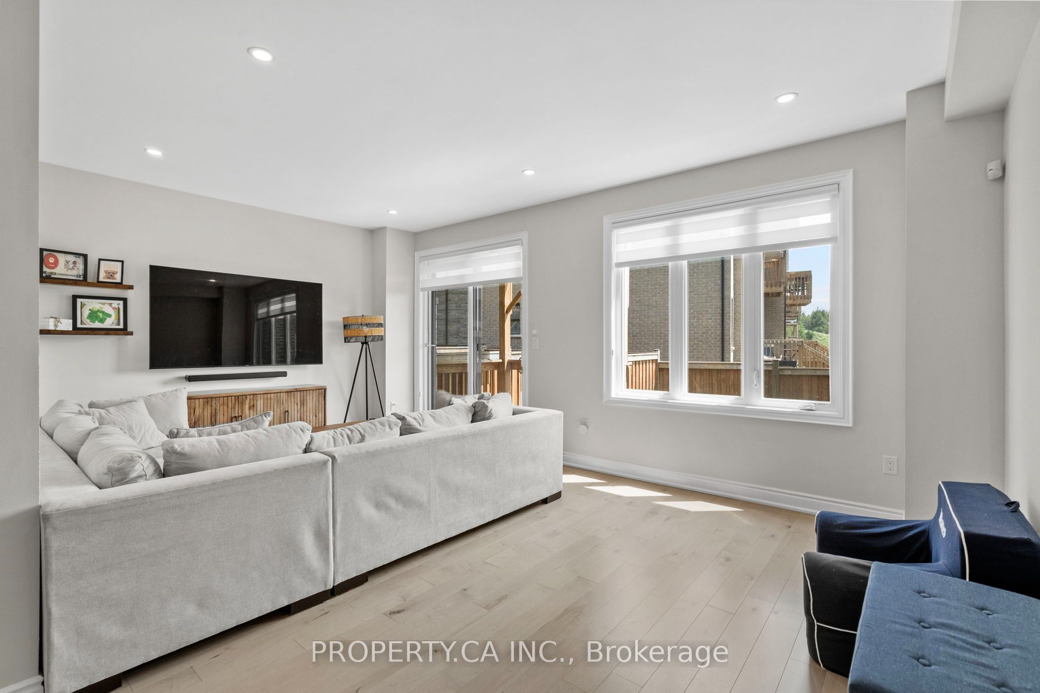 556 New England Court Property Photo 36