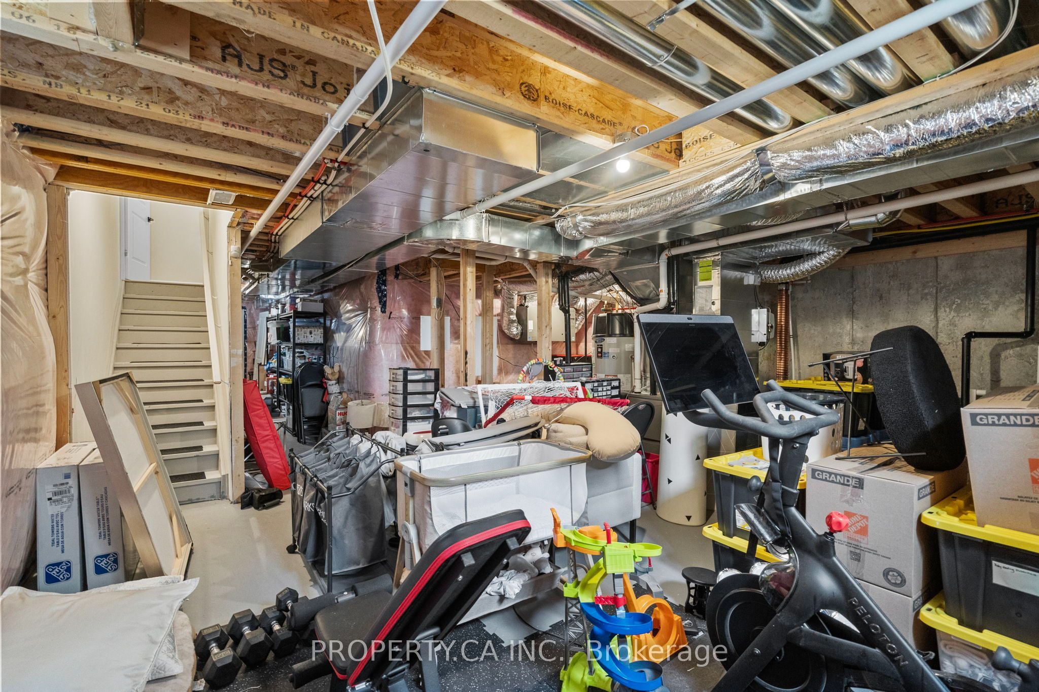556 New England Court Property Photo 40
