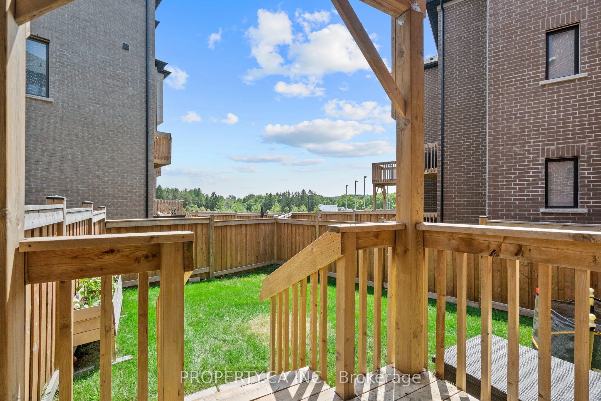 556 New England Court Property Photo 41
