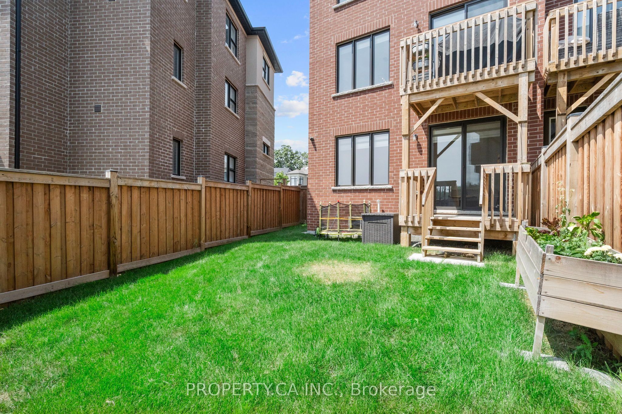 556 New England Court Property Photo 46