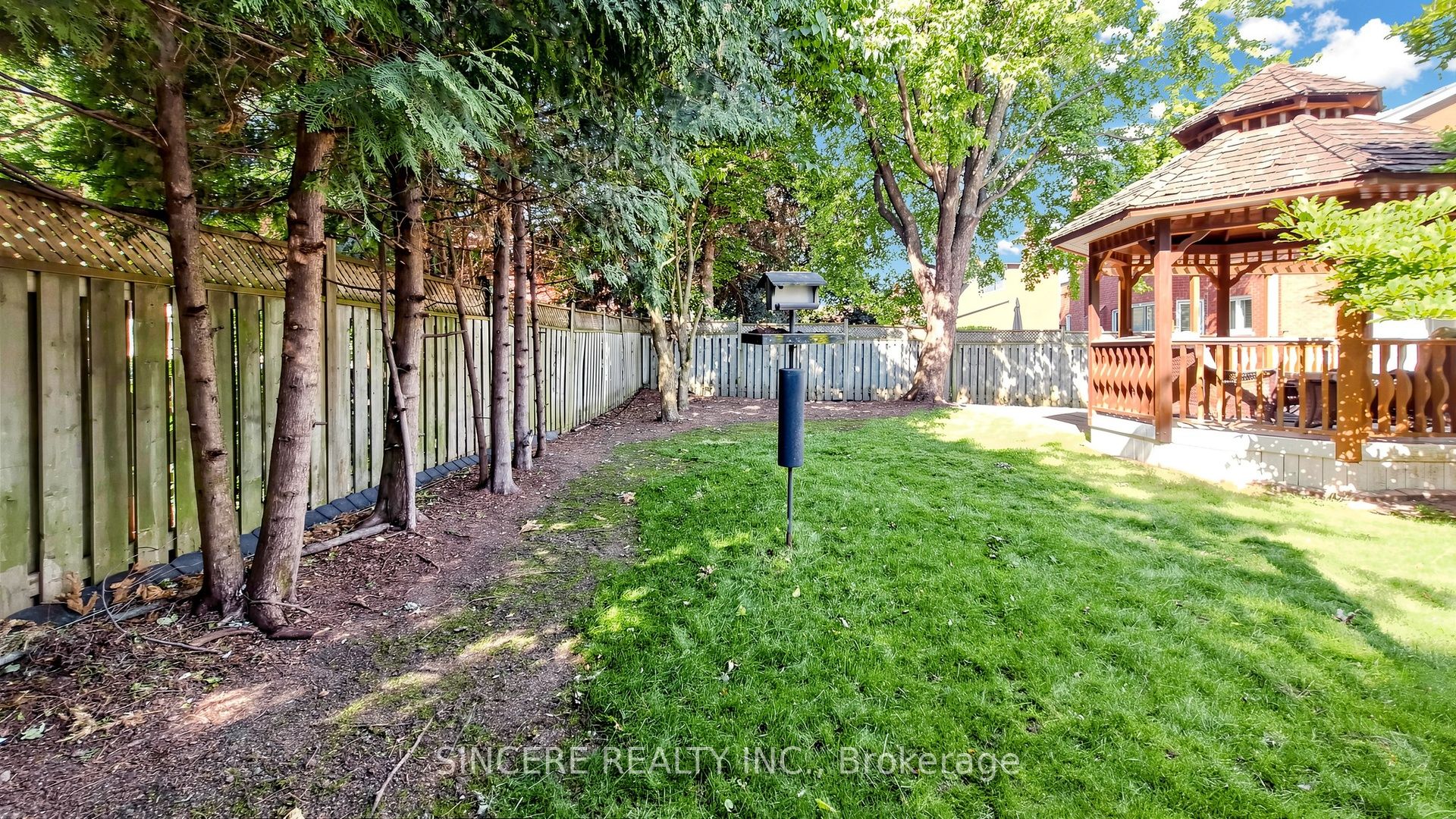 76 Braeside Square Property Photo 49