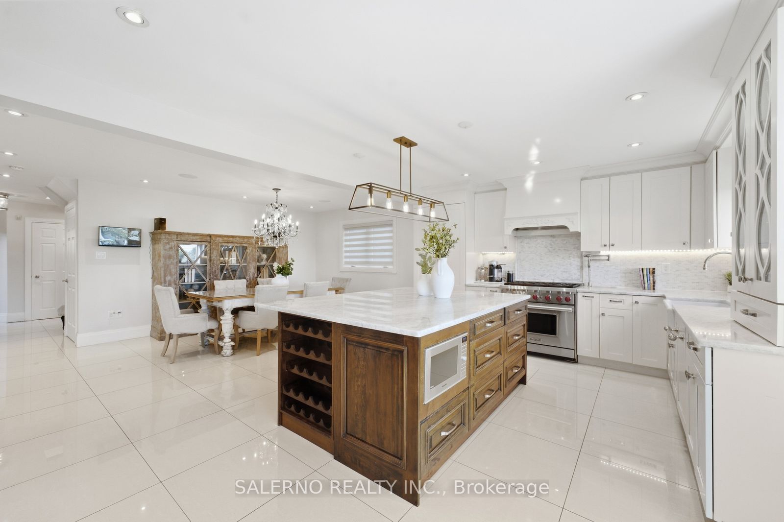 192 Veneto Drive Property Photo 12