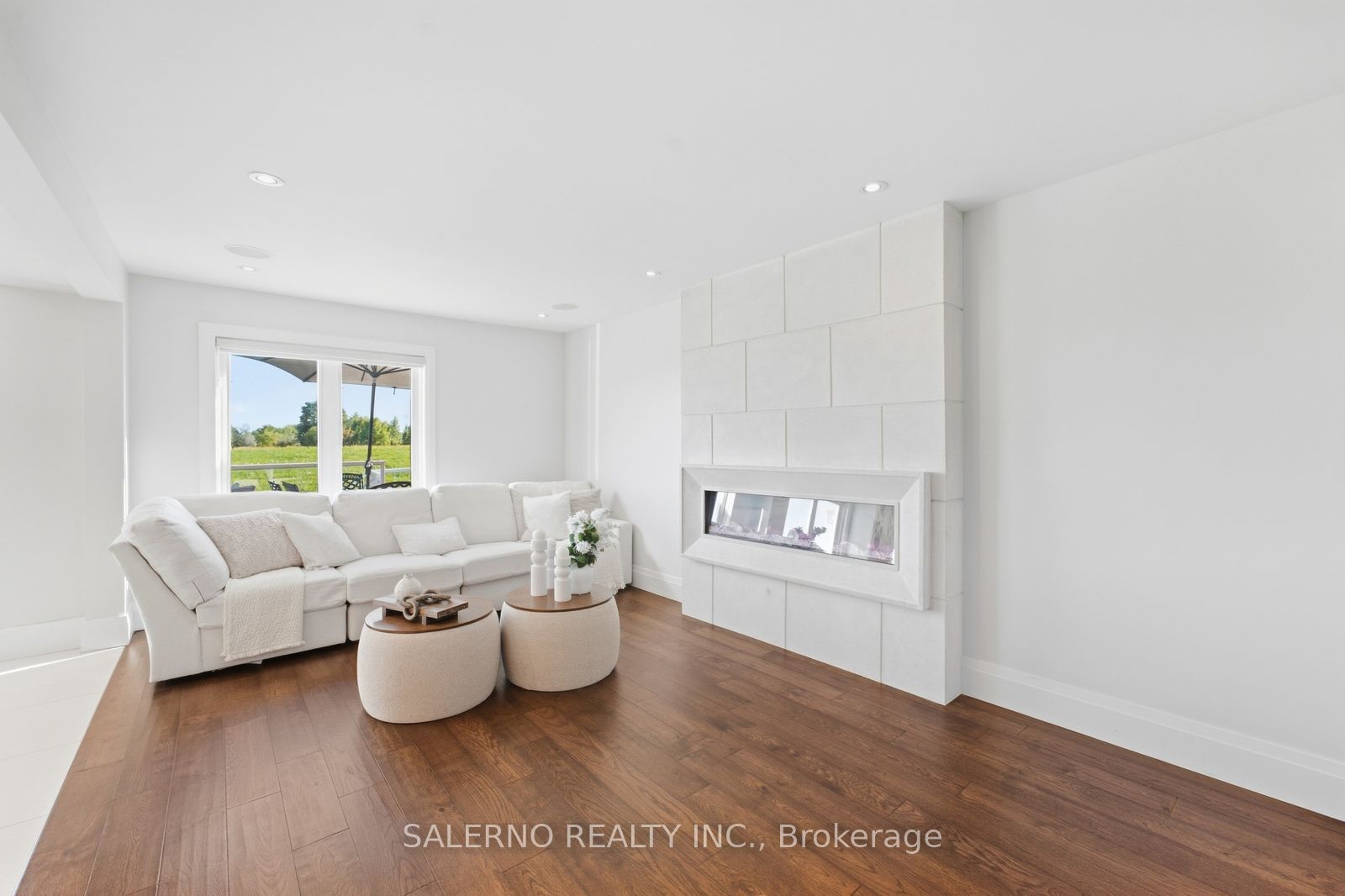 192 Veneto Drive Property Photo 19