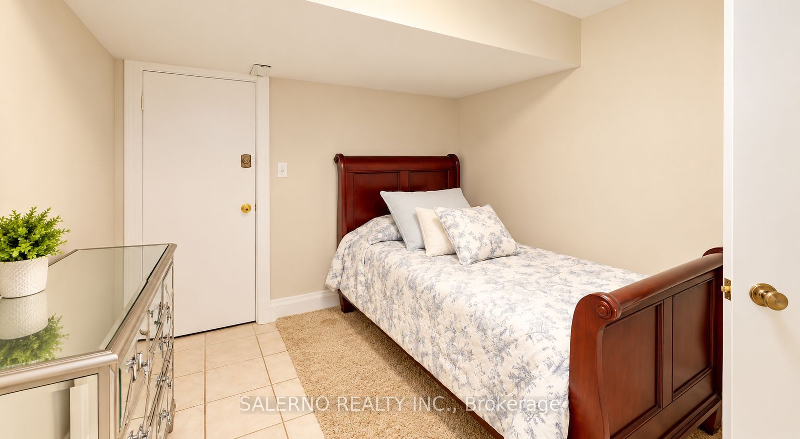 192 Veneto Drive Property Photo 42