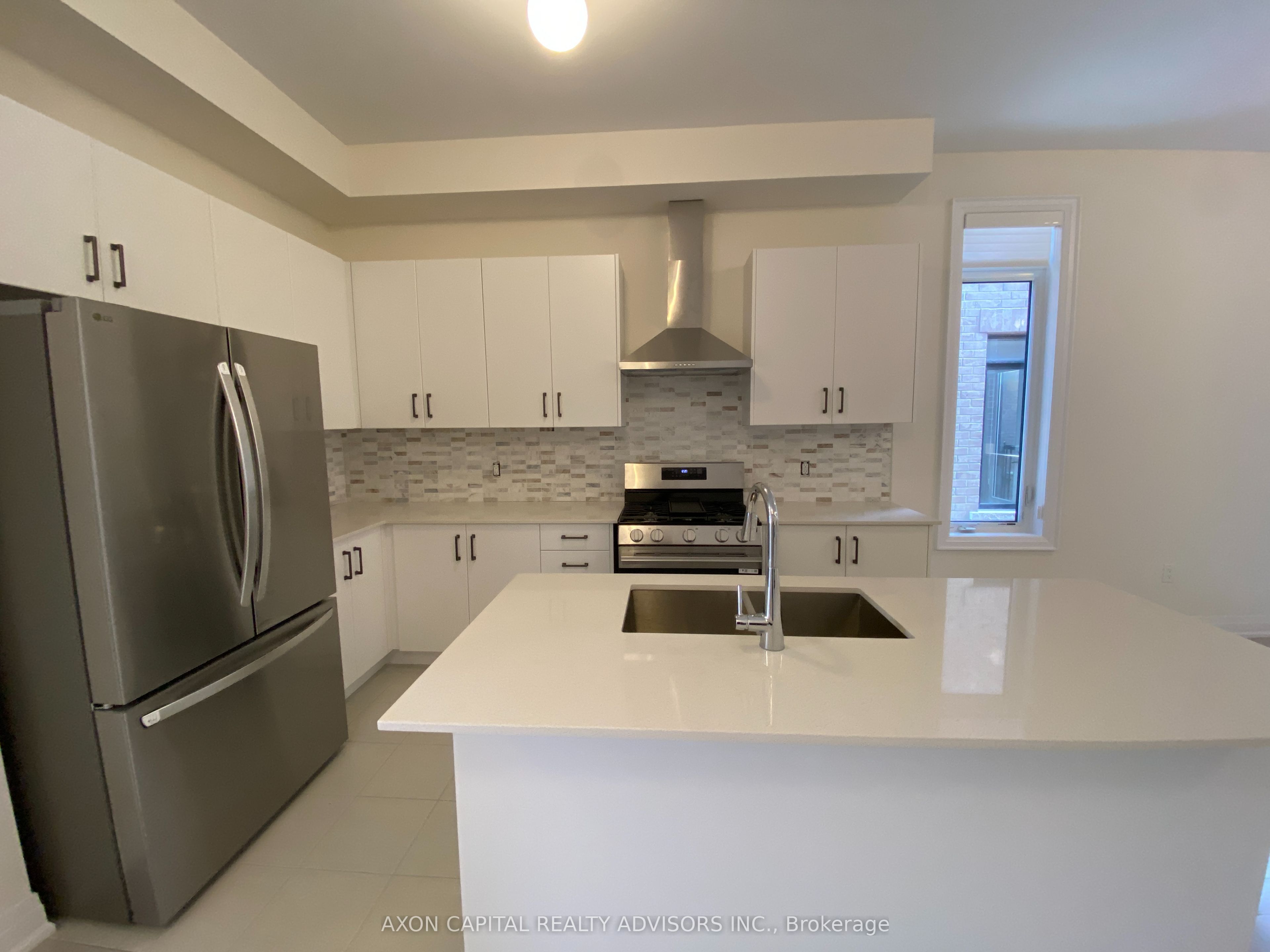 39 Mindanao Avenue Property Photo 3
