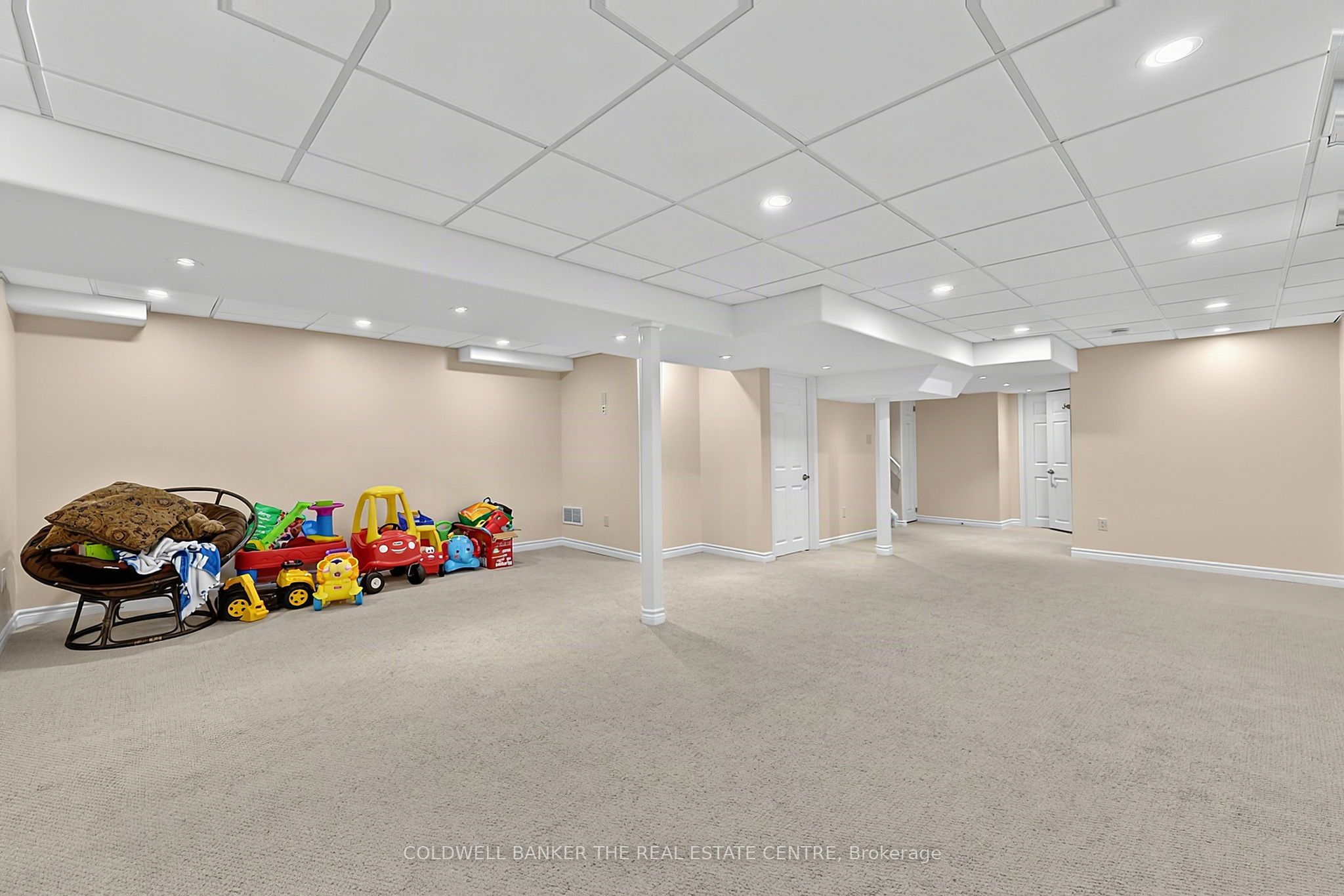 18 Herefordshire Crescent Property Photo 29