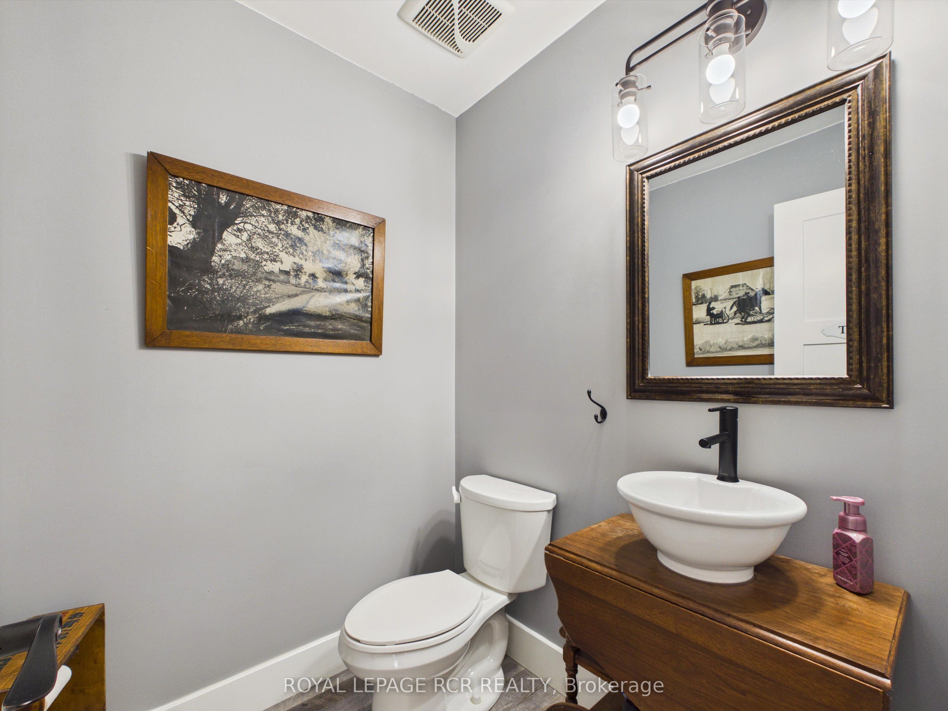 16 Loree Drive Property Photo 6