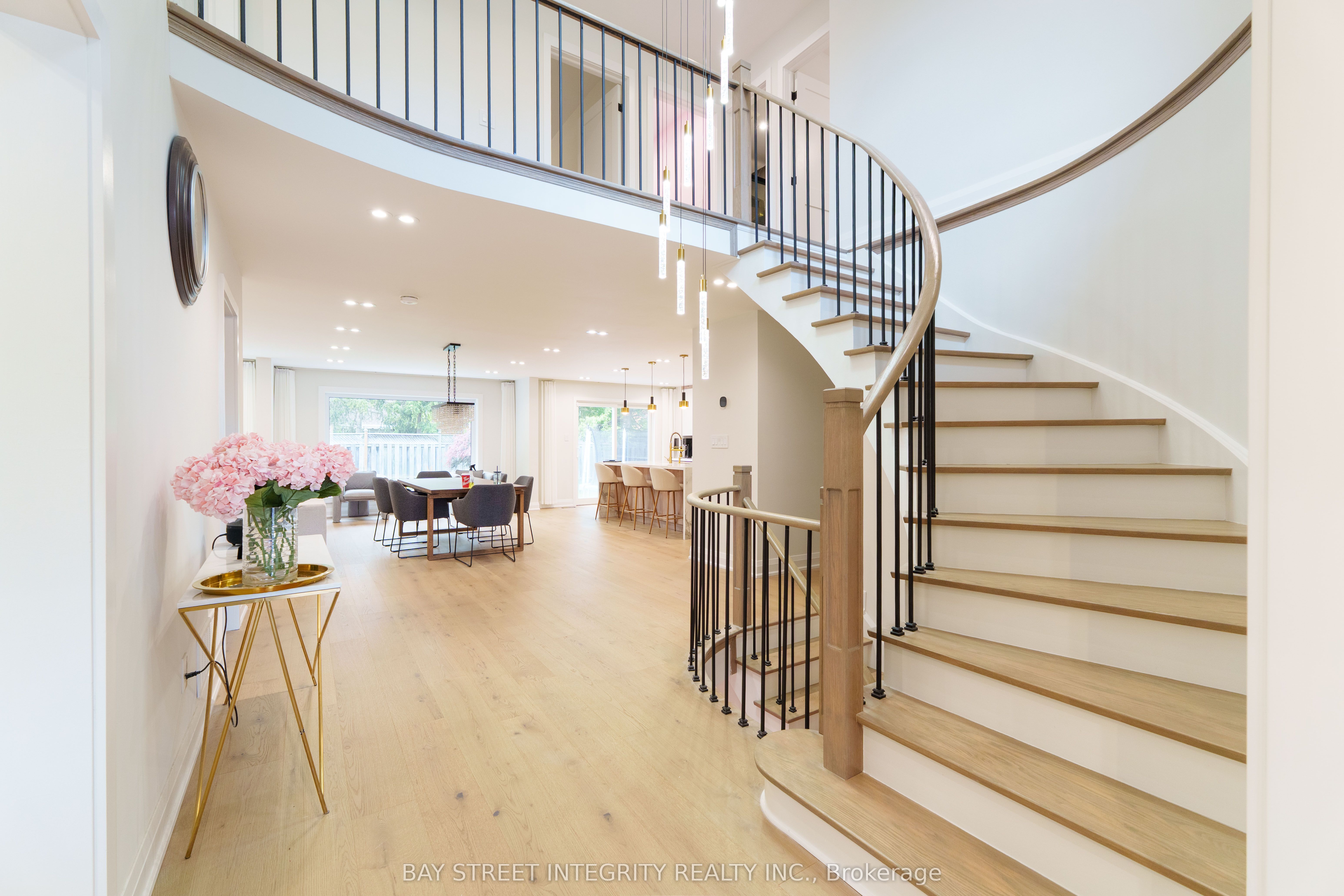 2247 Rodick Road Property Photo 8