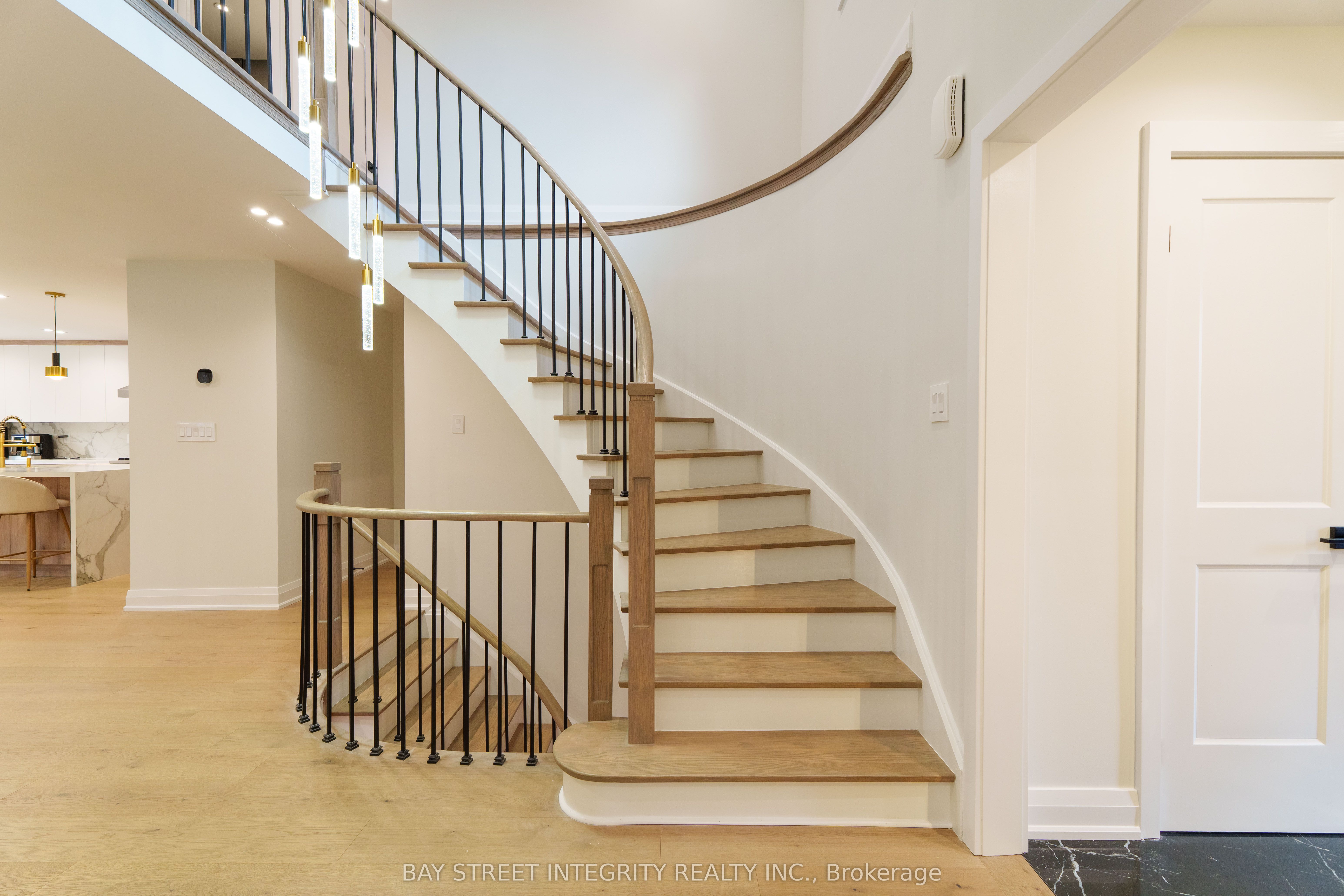 2247 Rodick Road Property Photo 9