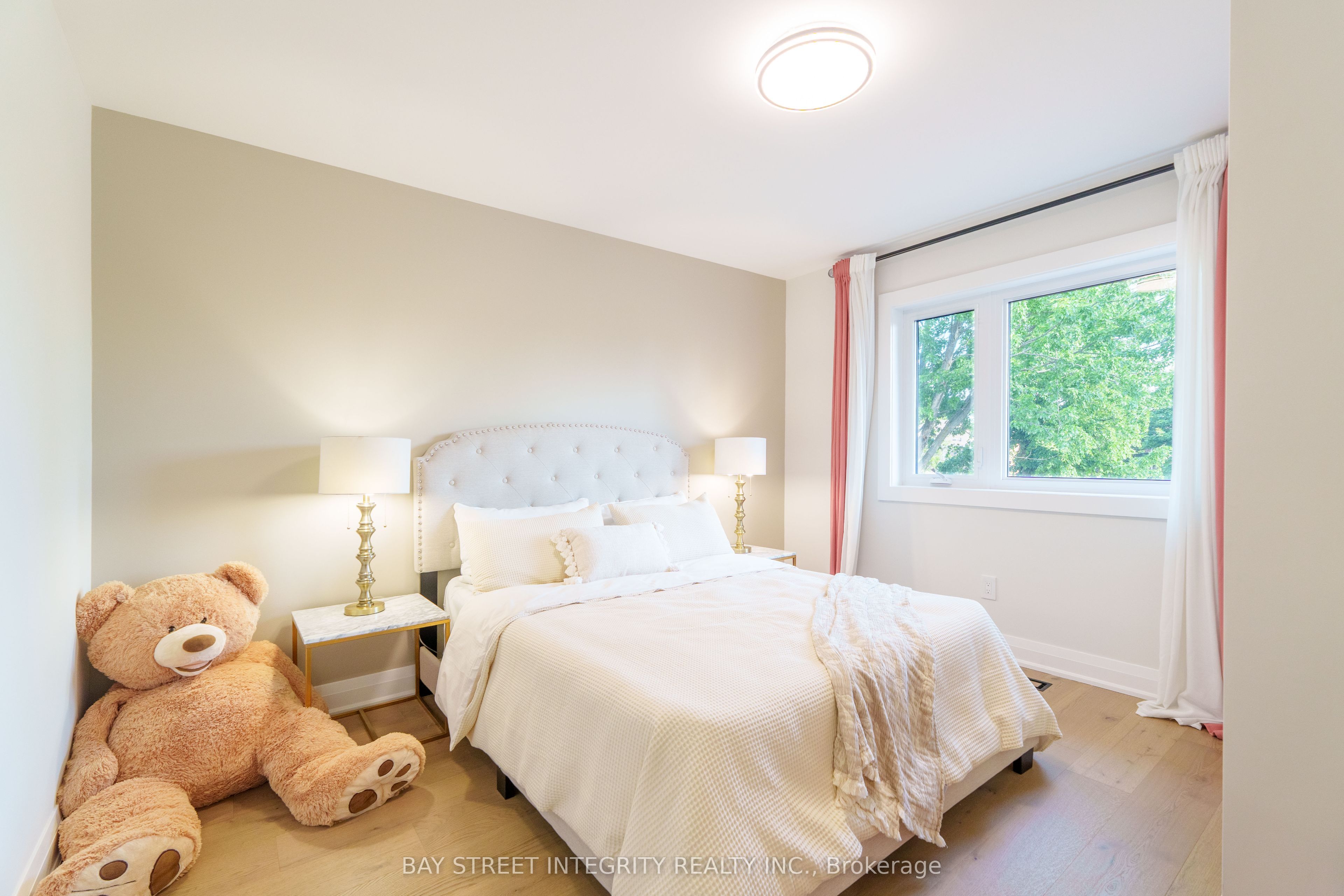 2247 Rodick Road Property Photo 30