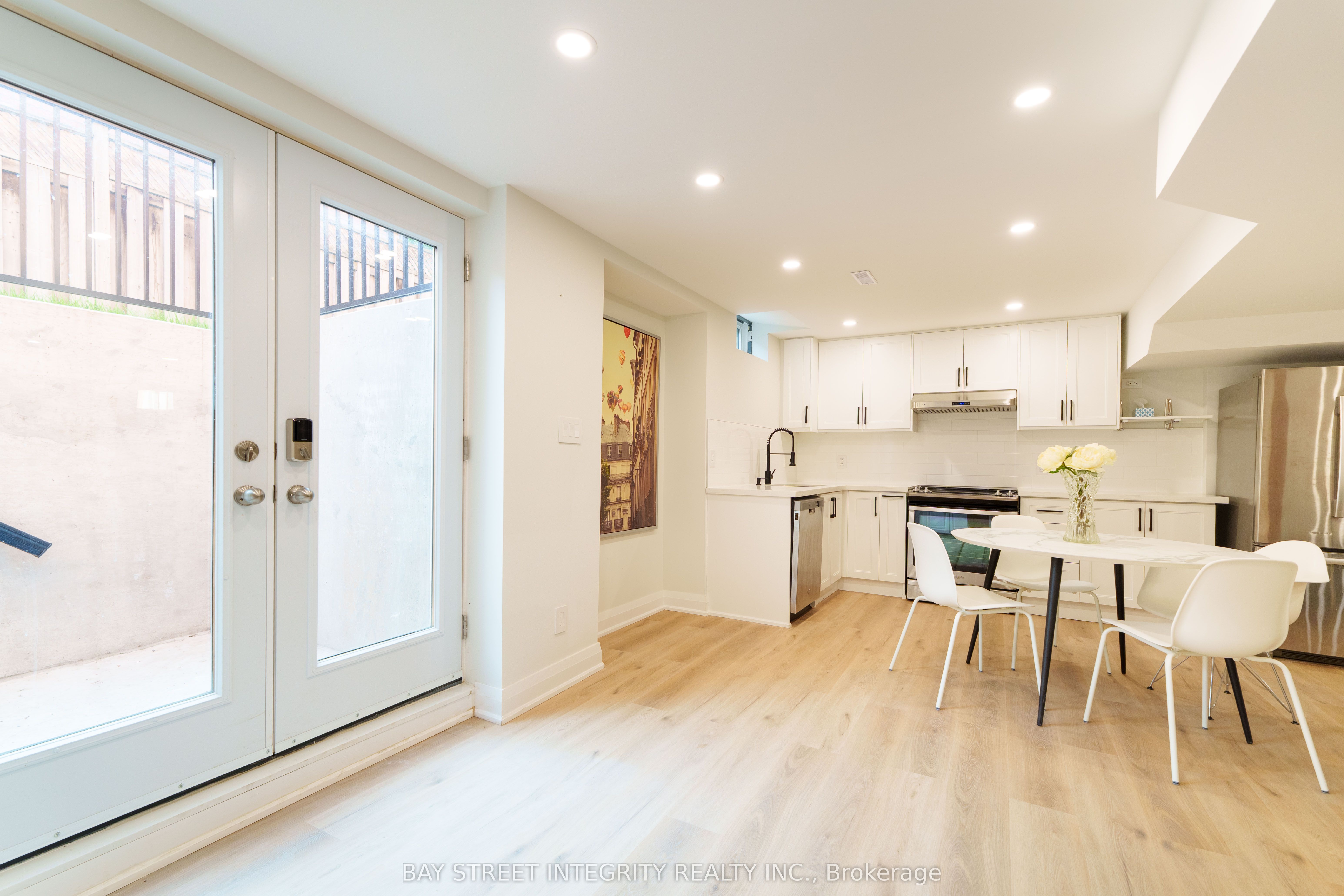 2247 Rodick Road Property Photo 45