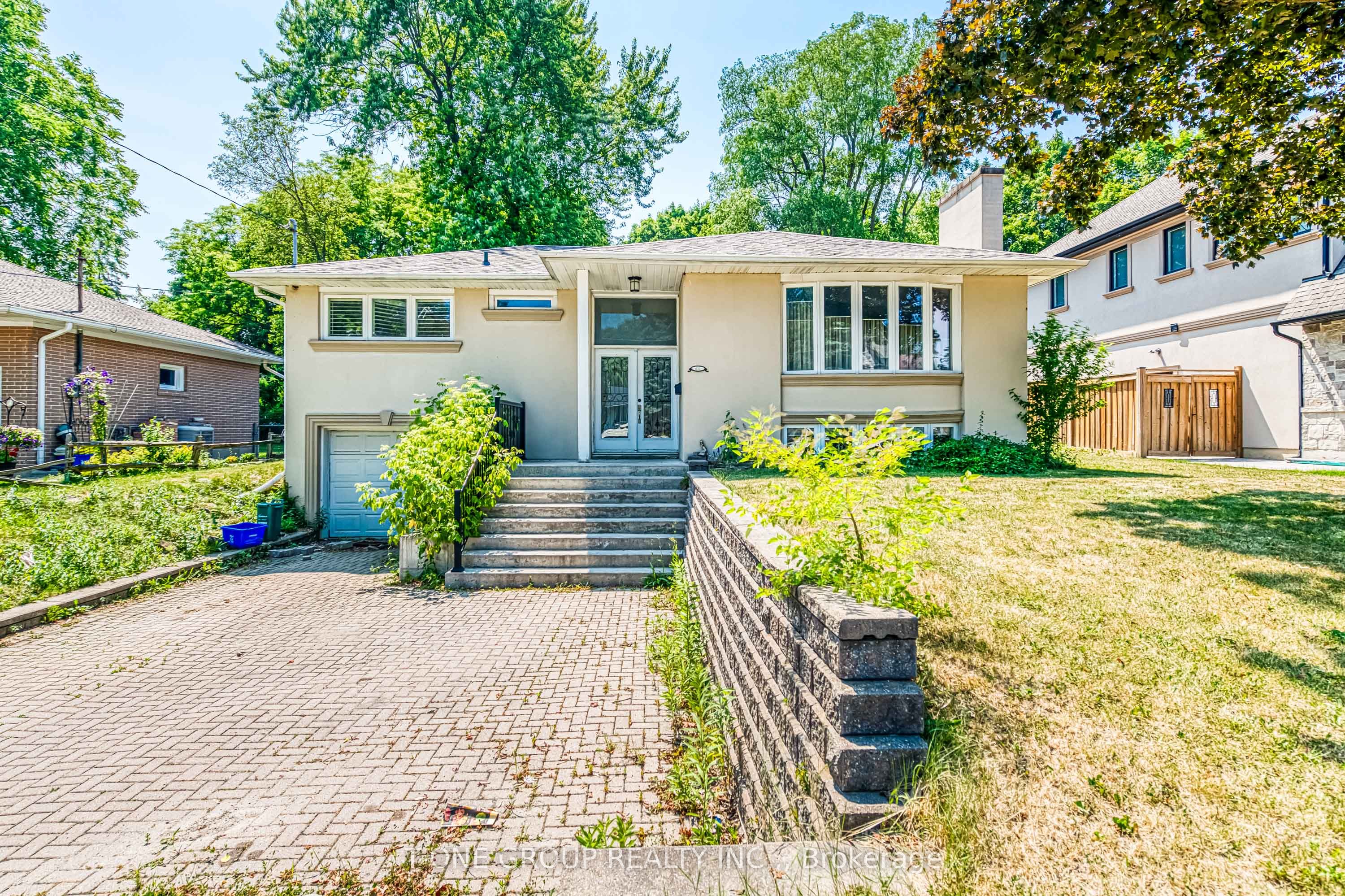 64 Hawkridge Avenue Property Photo 3