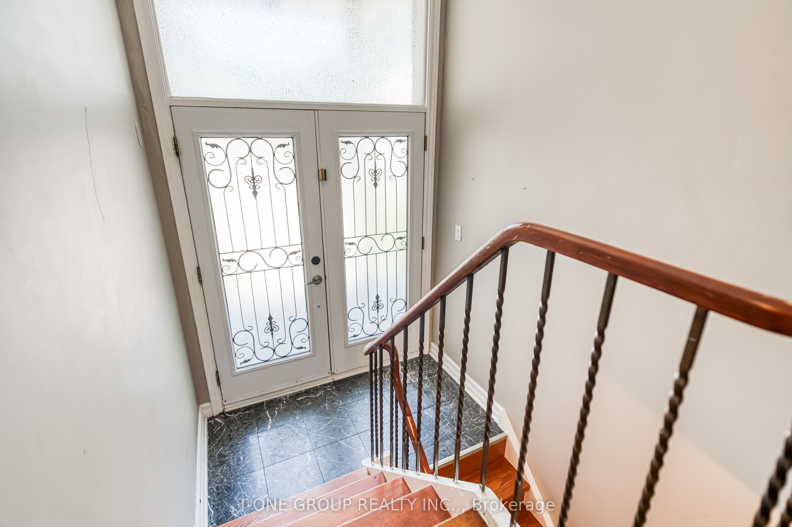 64 Hawkridge Avenue Property Photo 6