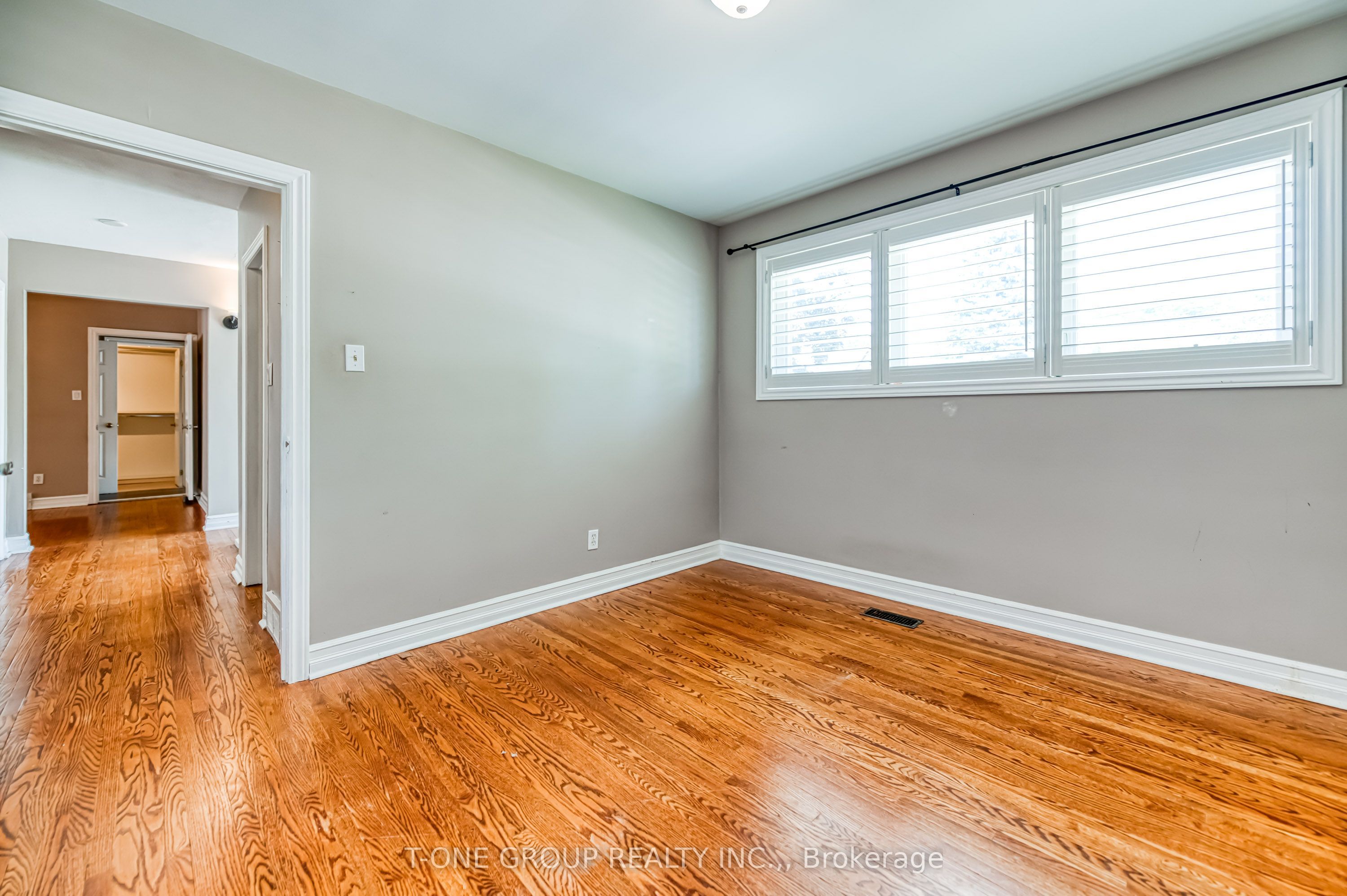 64 Hawkridge Avenue Property Photo 8