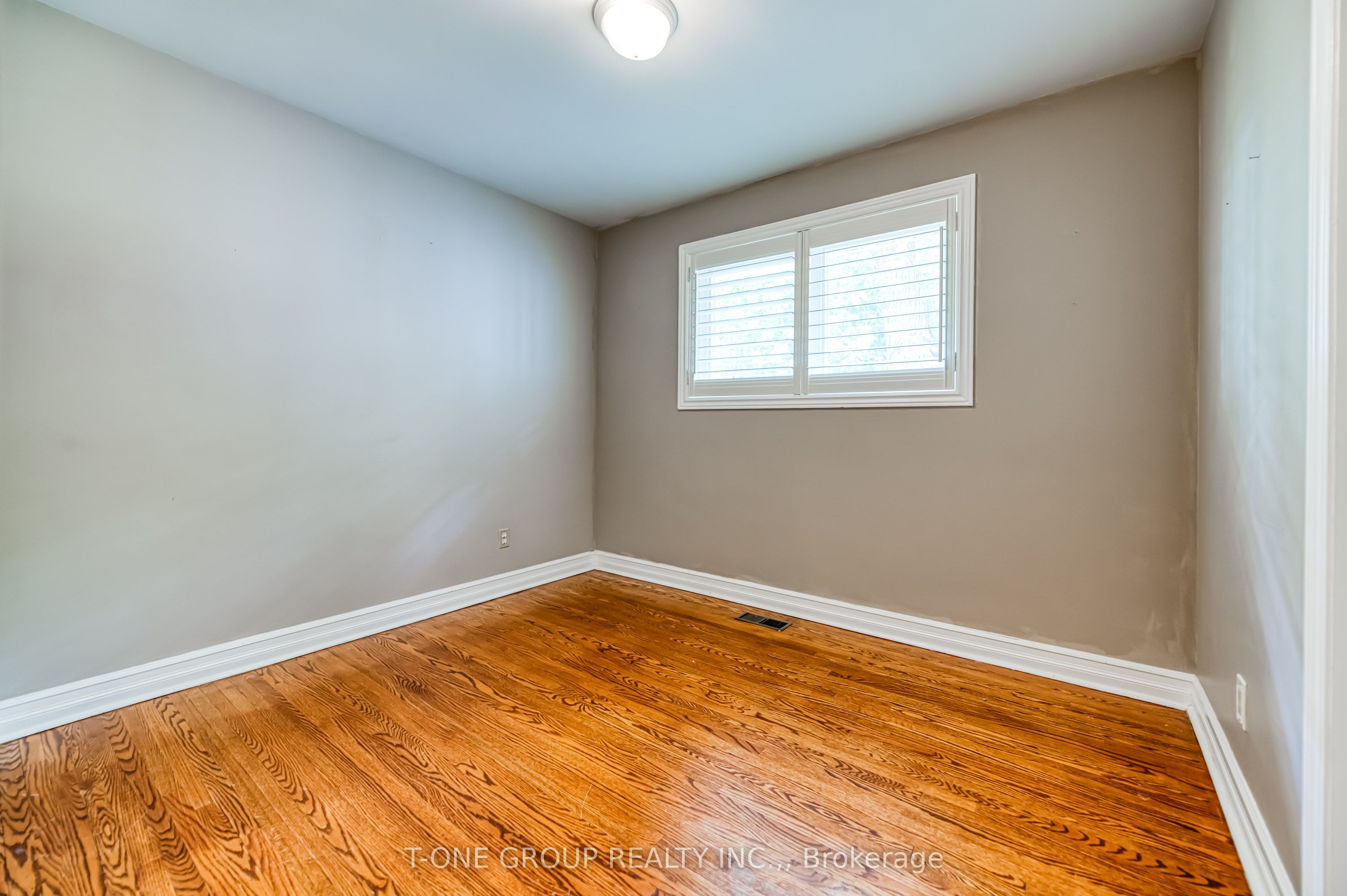 64 Hawkridge Avenue Property Photo 9