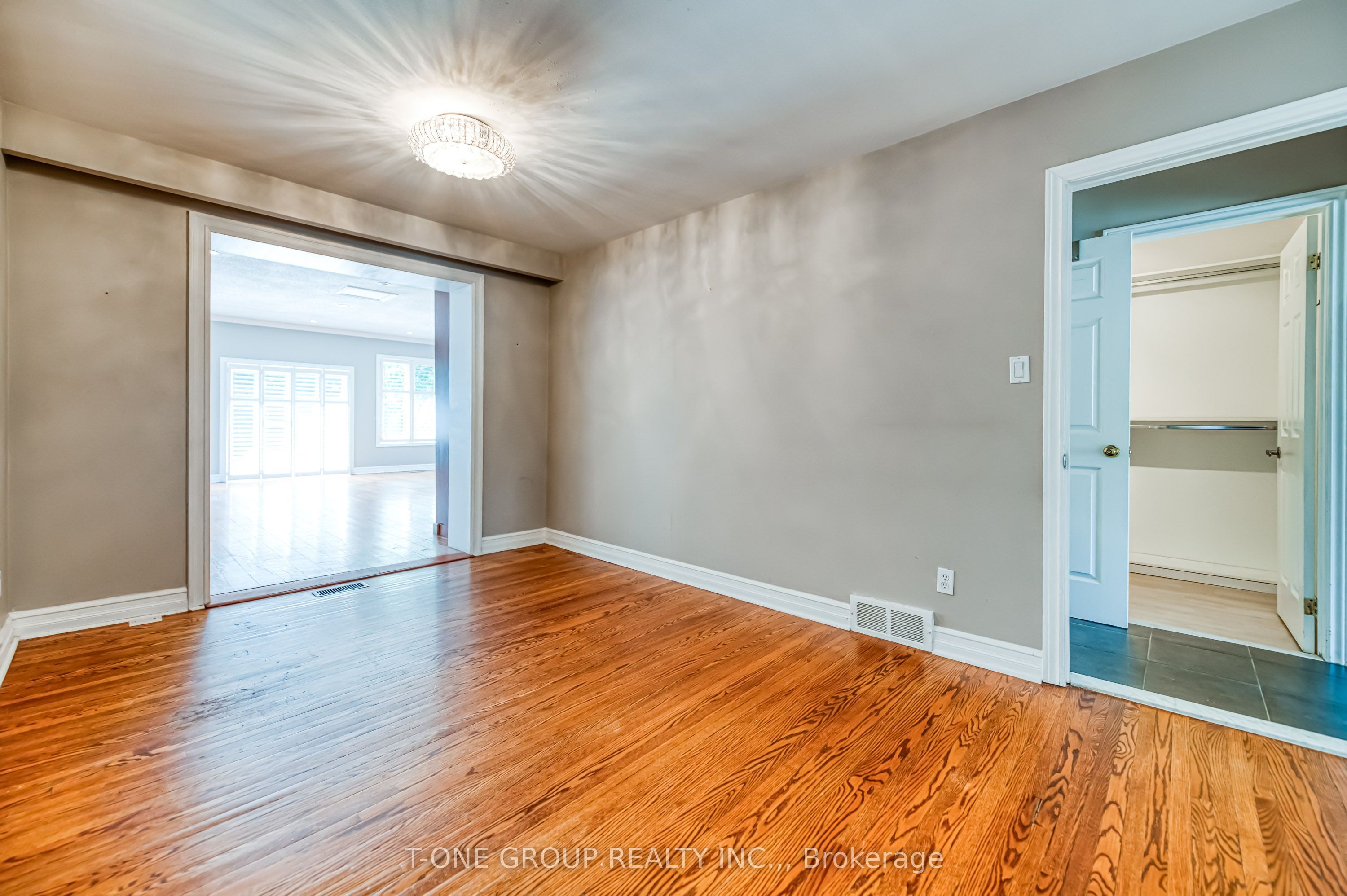 64 Hawkridge Avenue Property Photo 12