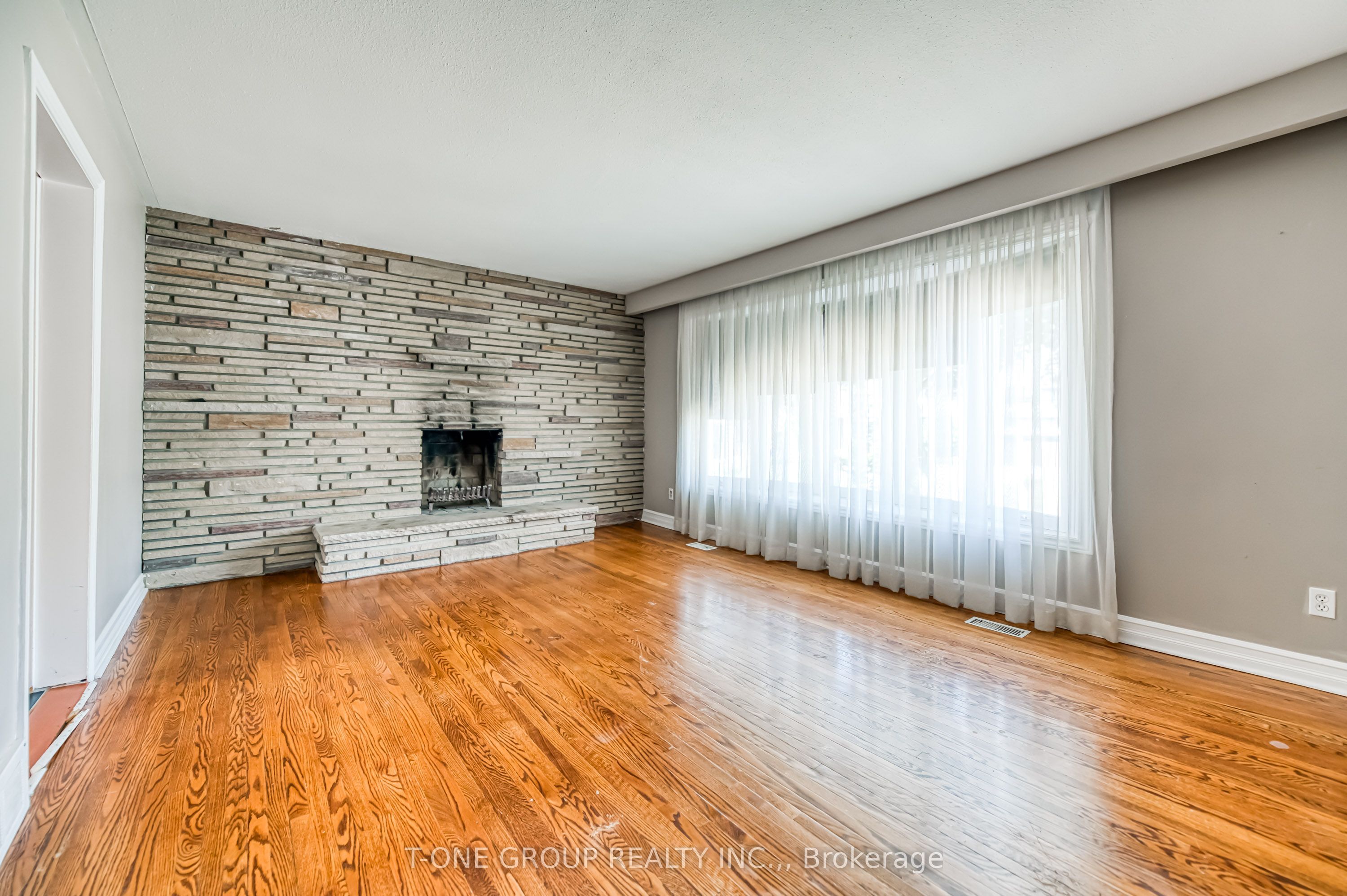 64 Hawkridge Avenue Property Photo 13
