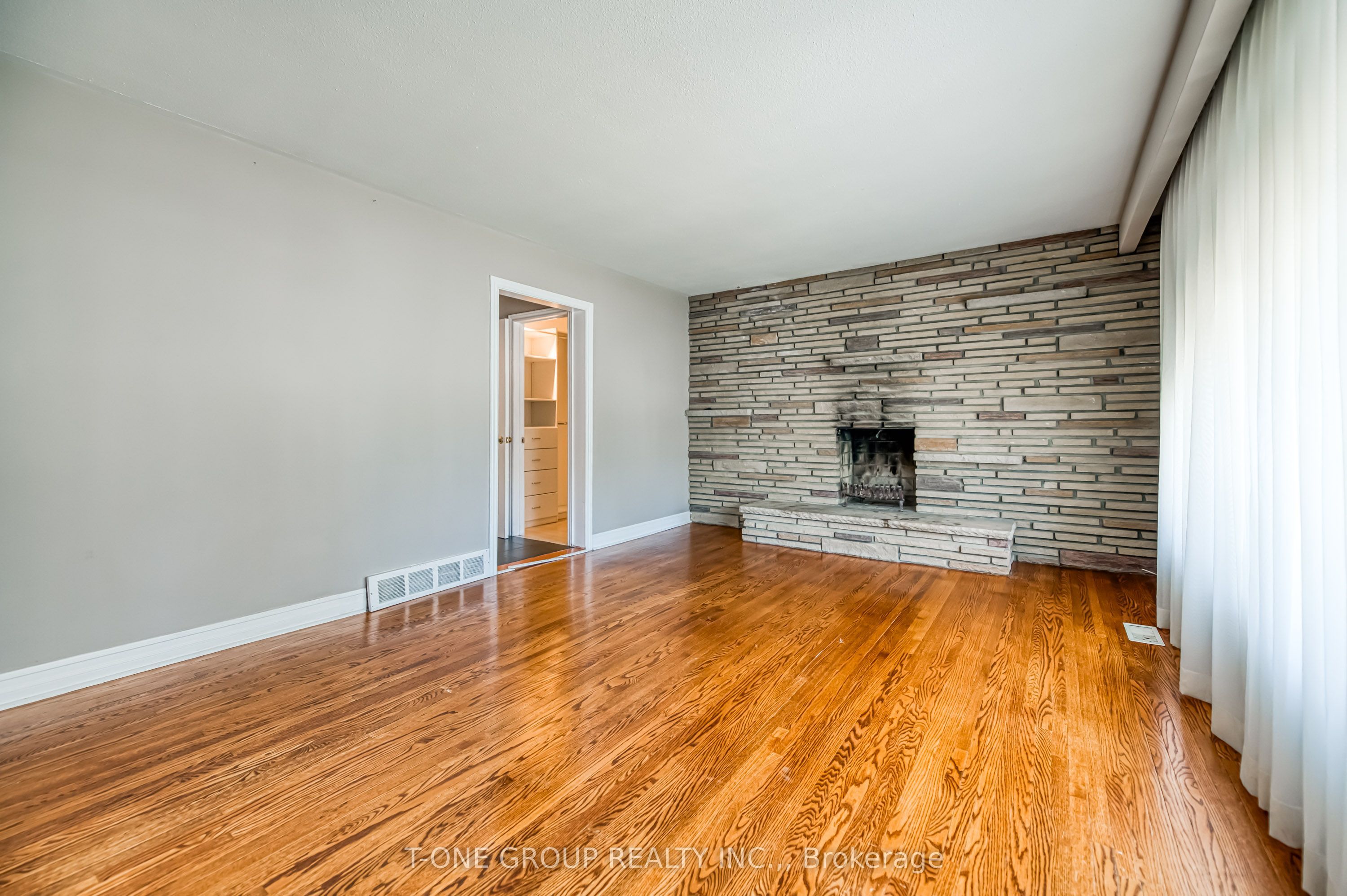 64 Hawkridge Avenue Property Photo 14