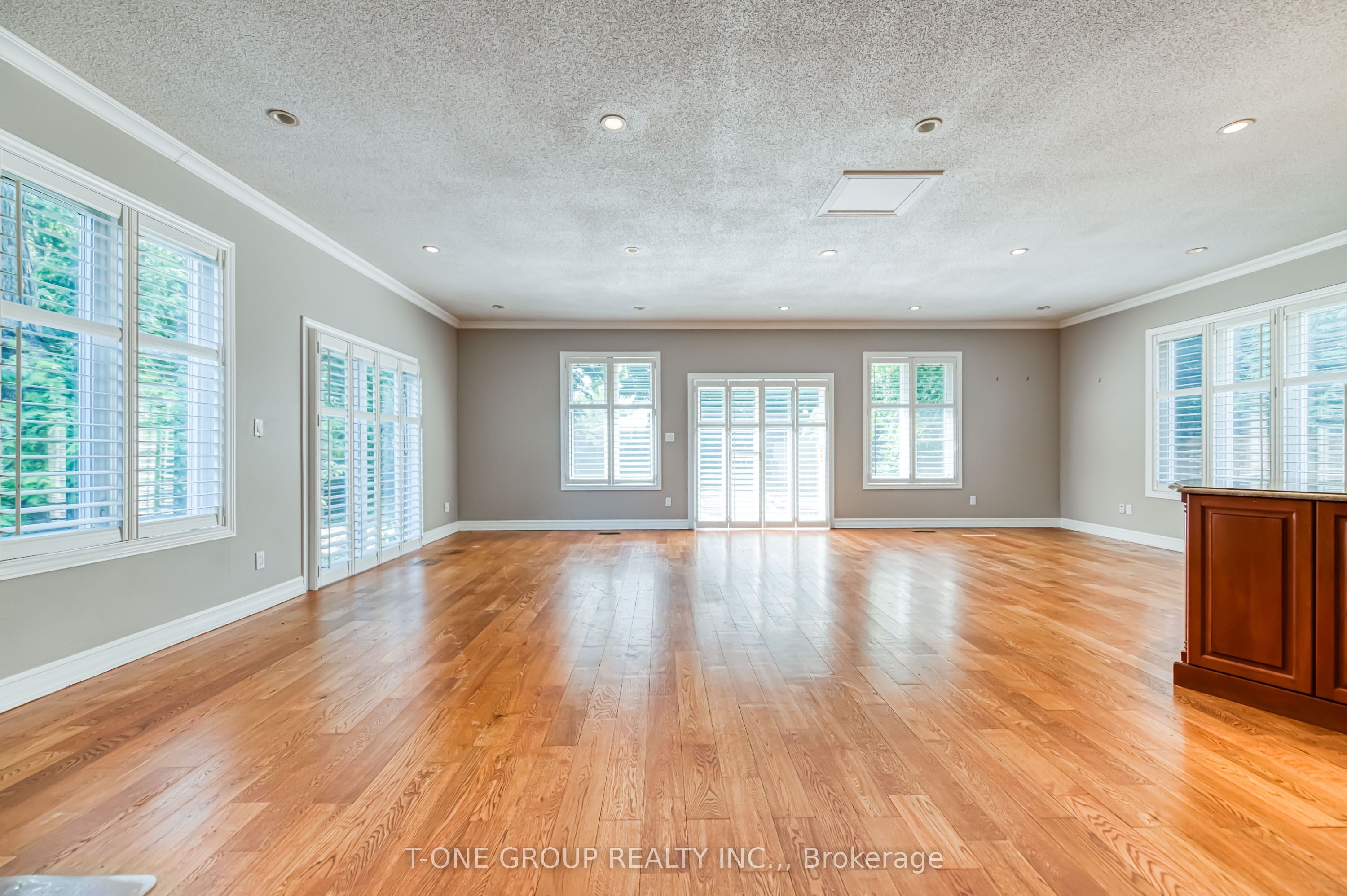 64 Hawkridge Avenue Property Photo 19