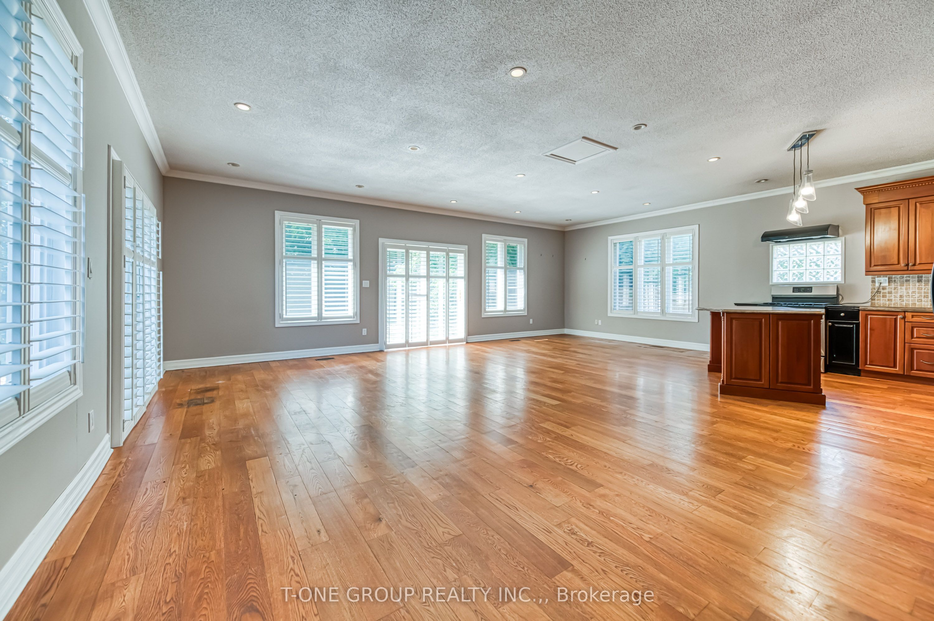 64 Hawkridge Avenue Property Photo 20