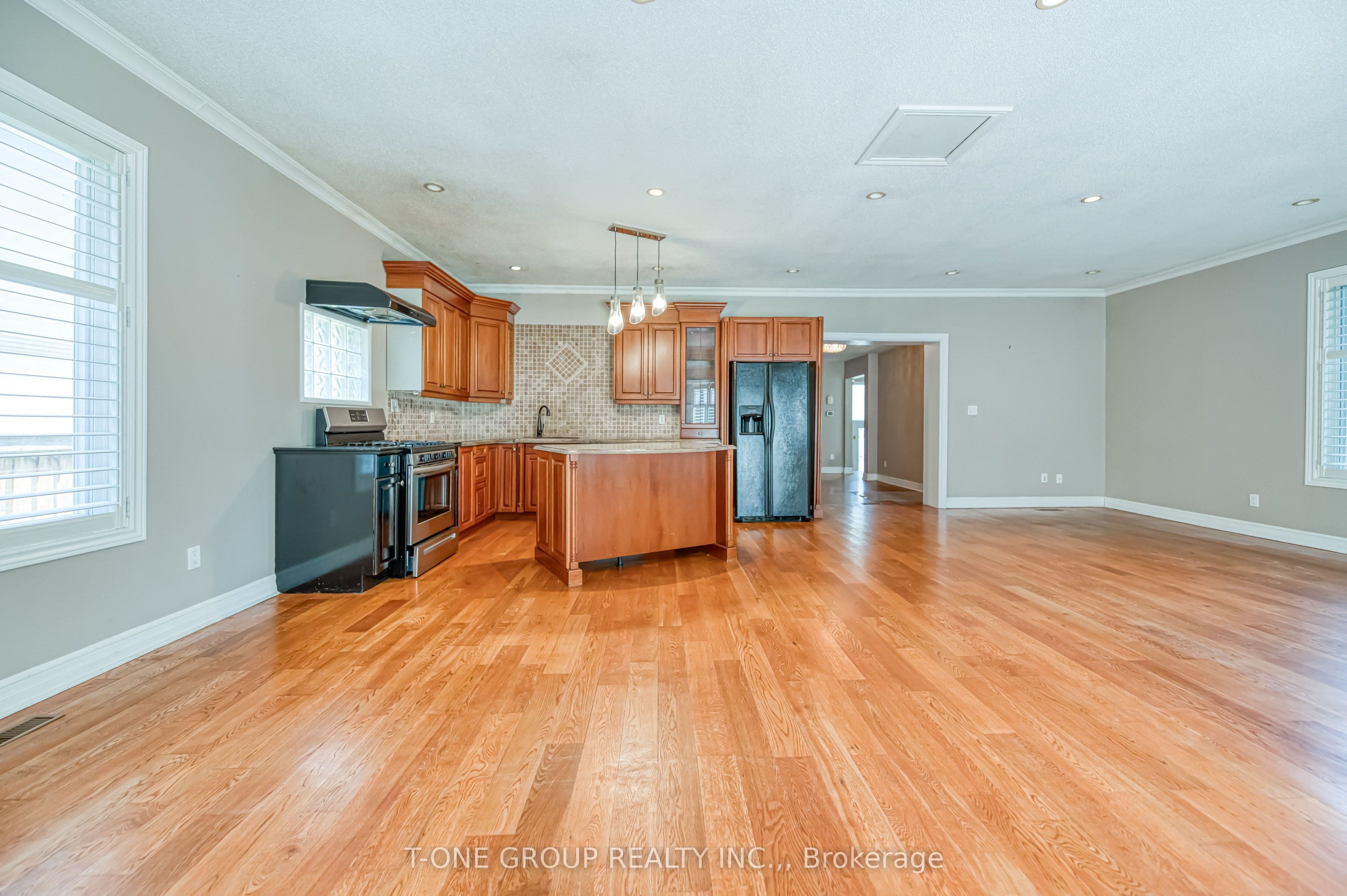 64 Hawkridge Avenue Property Photo 24