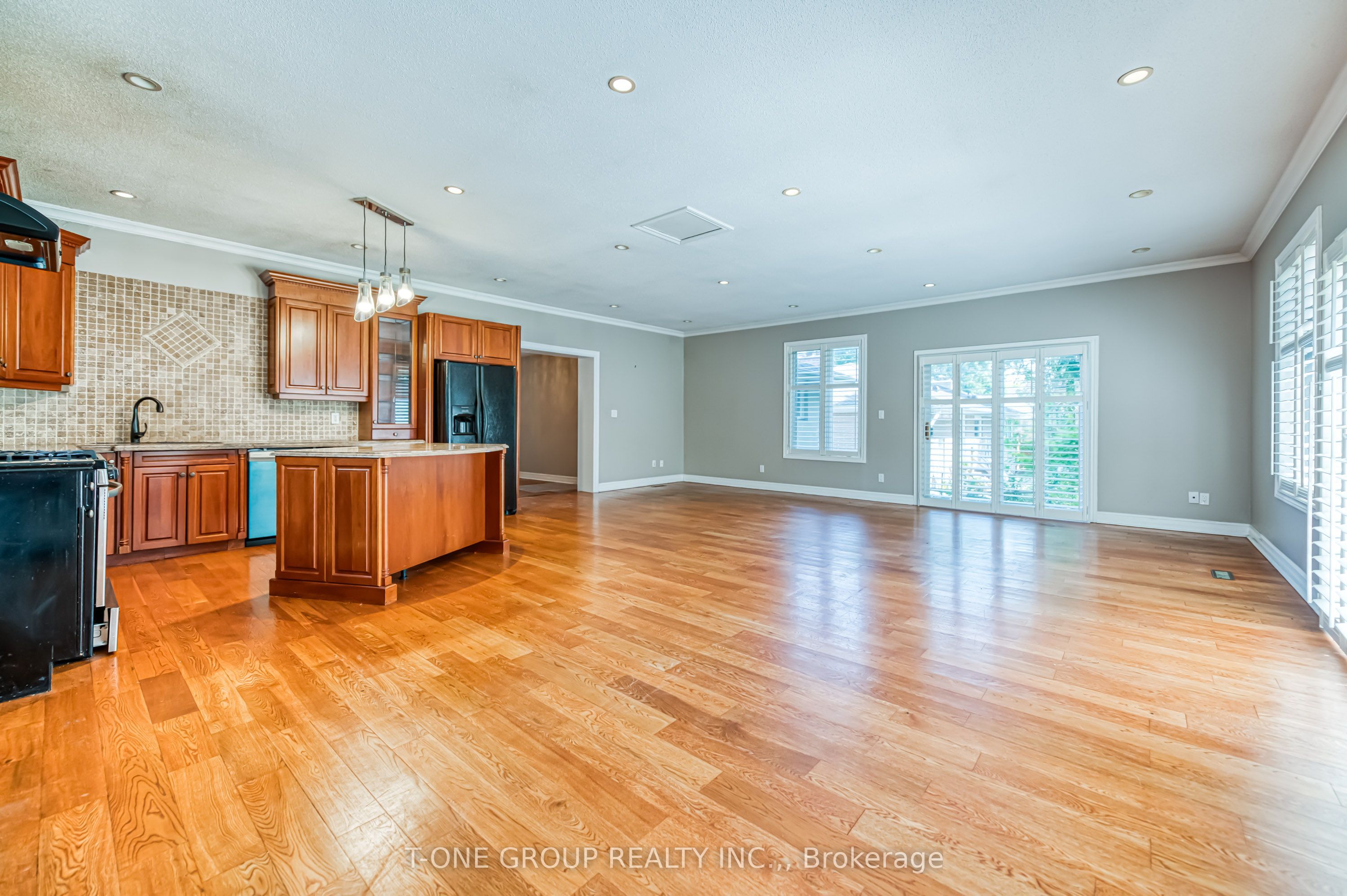 64 Hawkridge Avenue Property Photo 25