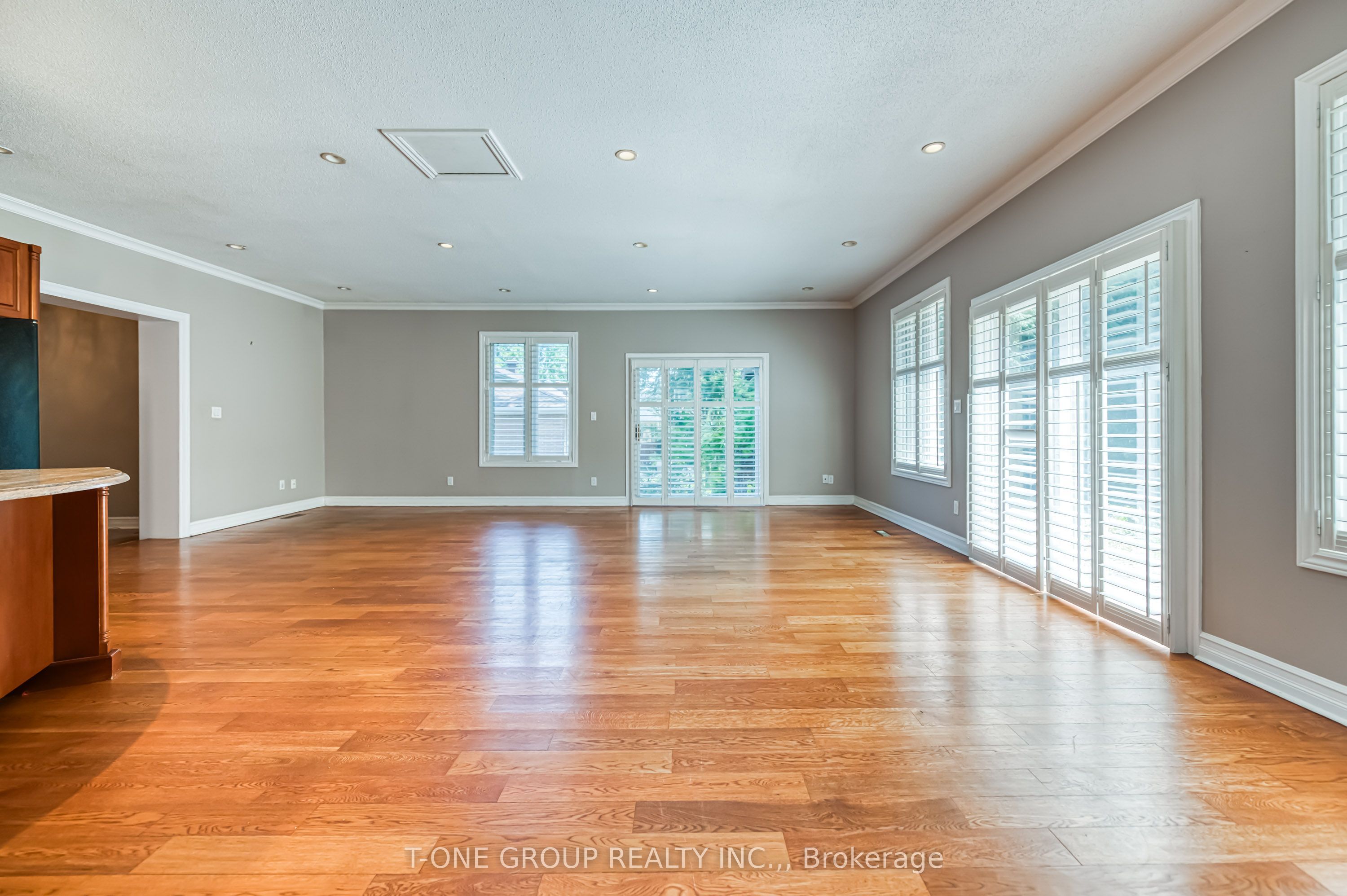 64 Hawkridge Avenue Property Photo 26