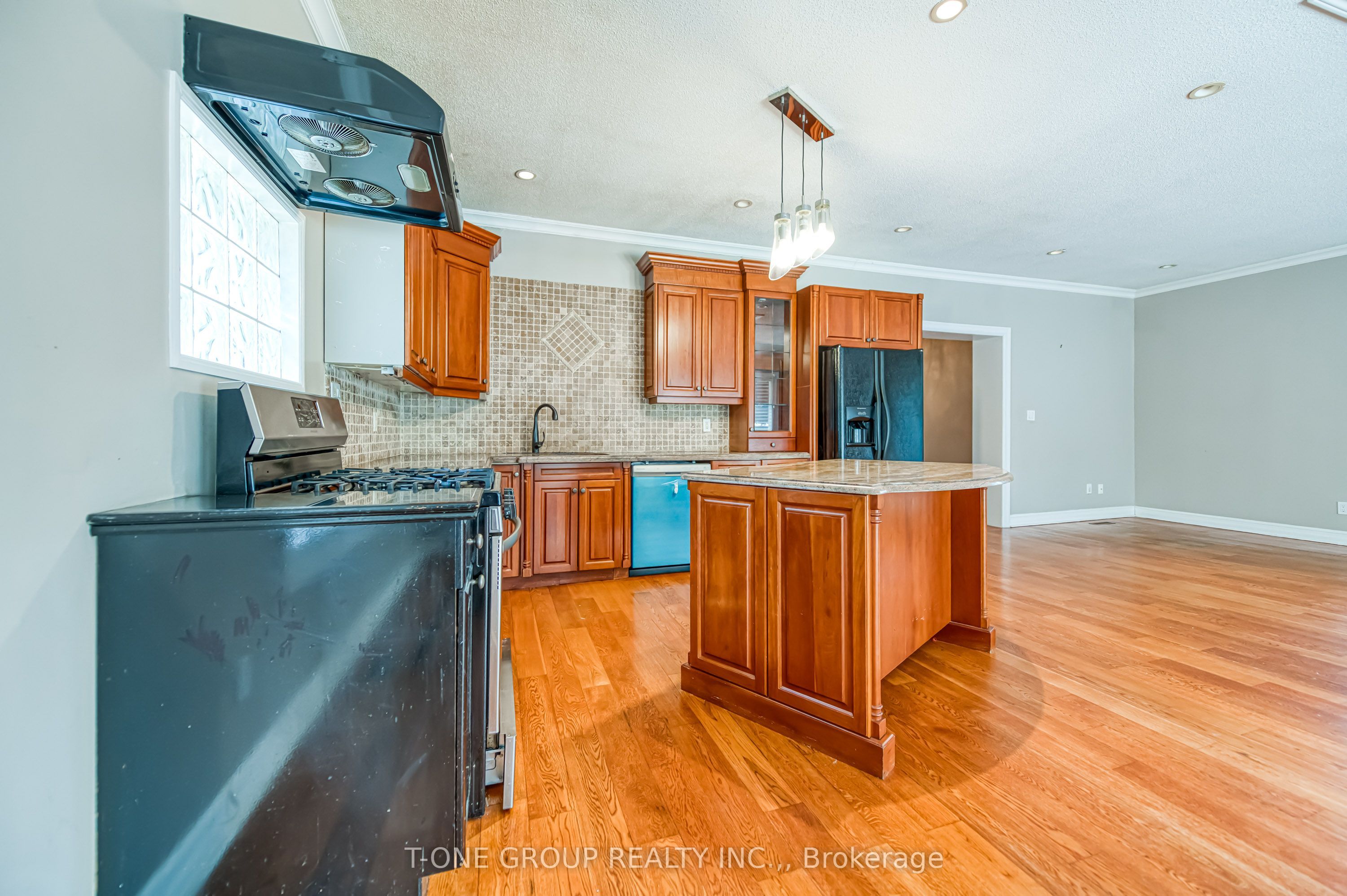 64 Hawkridge Avenue Property Photo 27