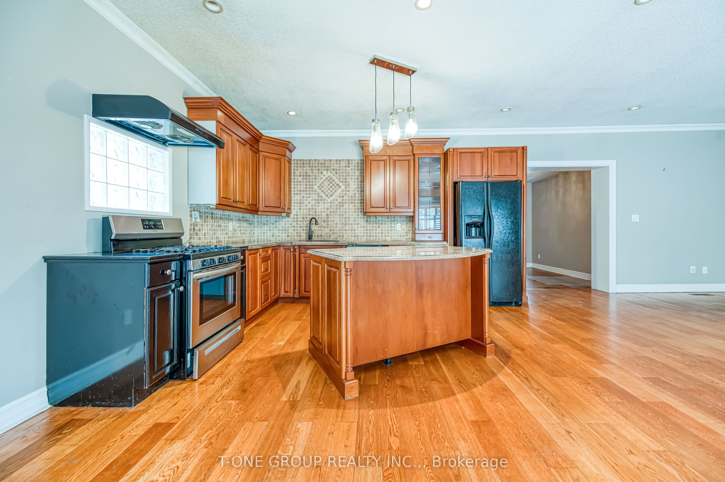 64 Hawkridge Avenue Property Photo 28
