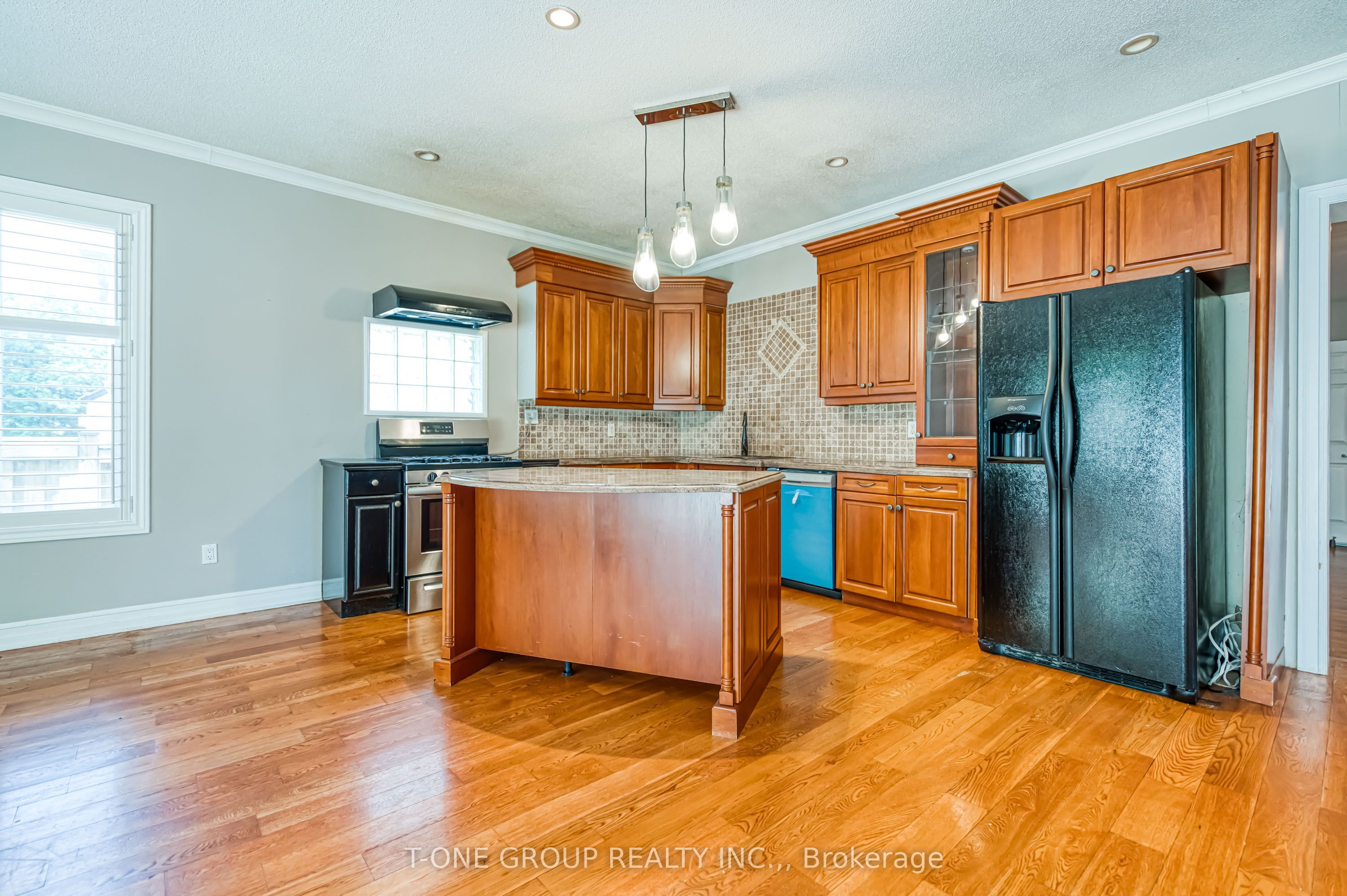 64 Hawkridge Avenue Property Photo 29