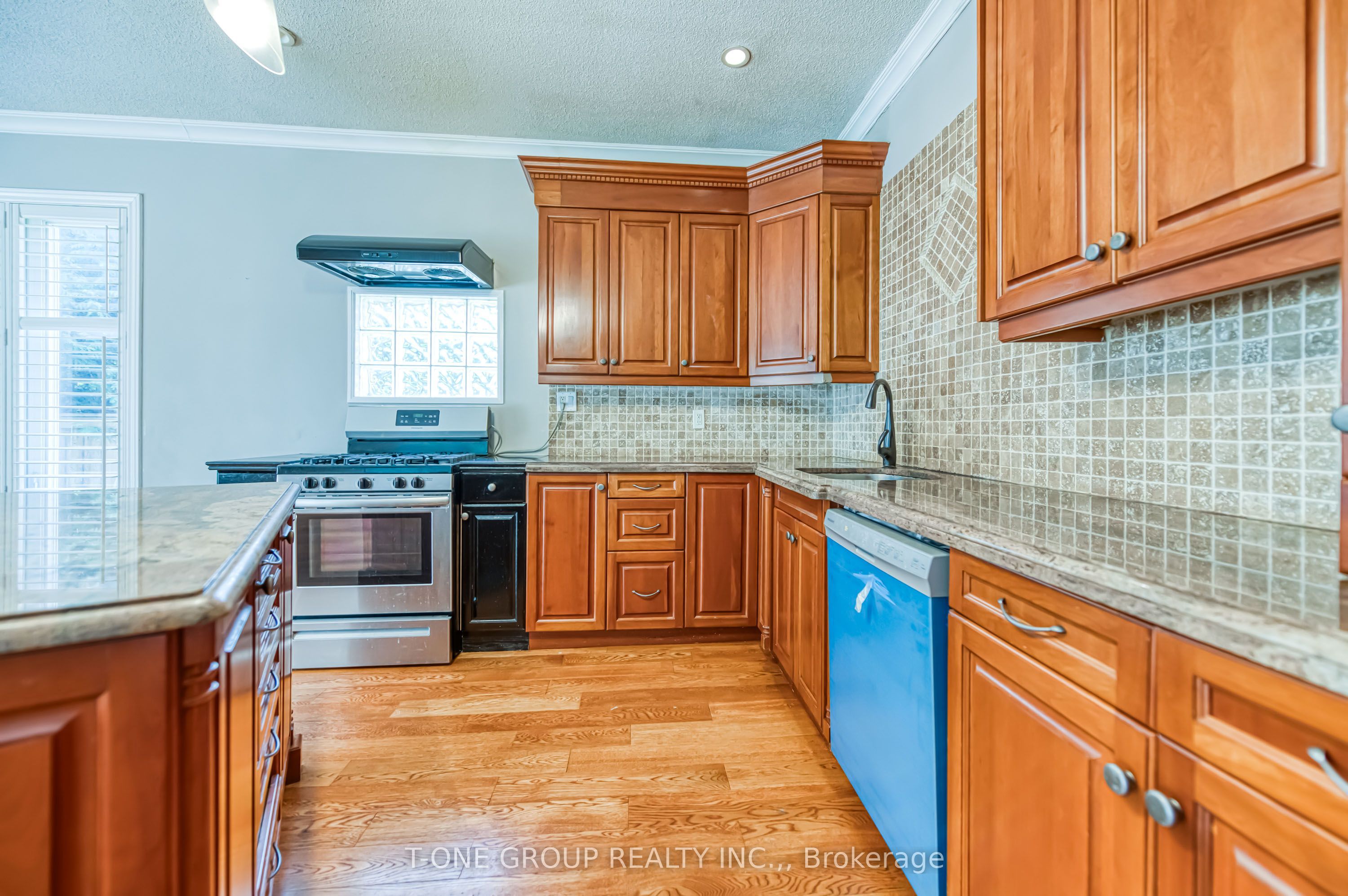 64 Hawkridge Avenue Property Photo 31
