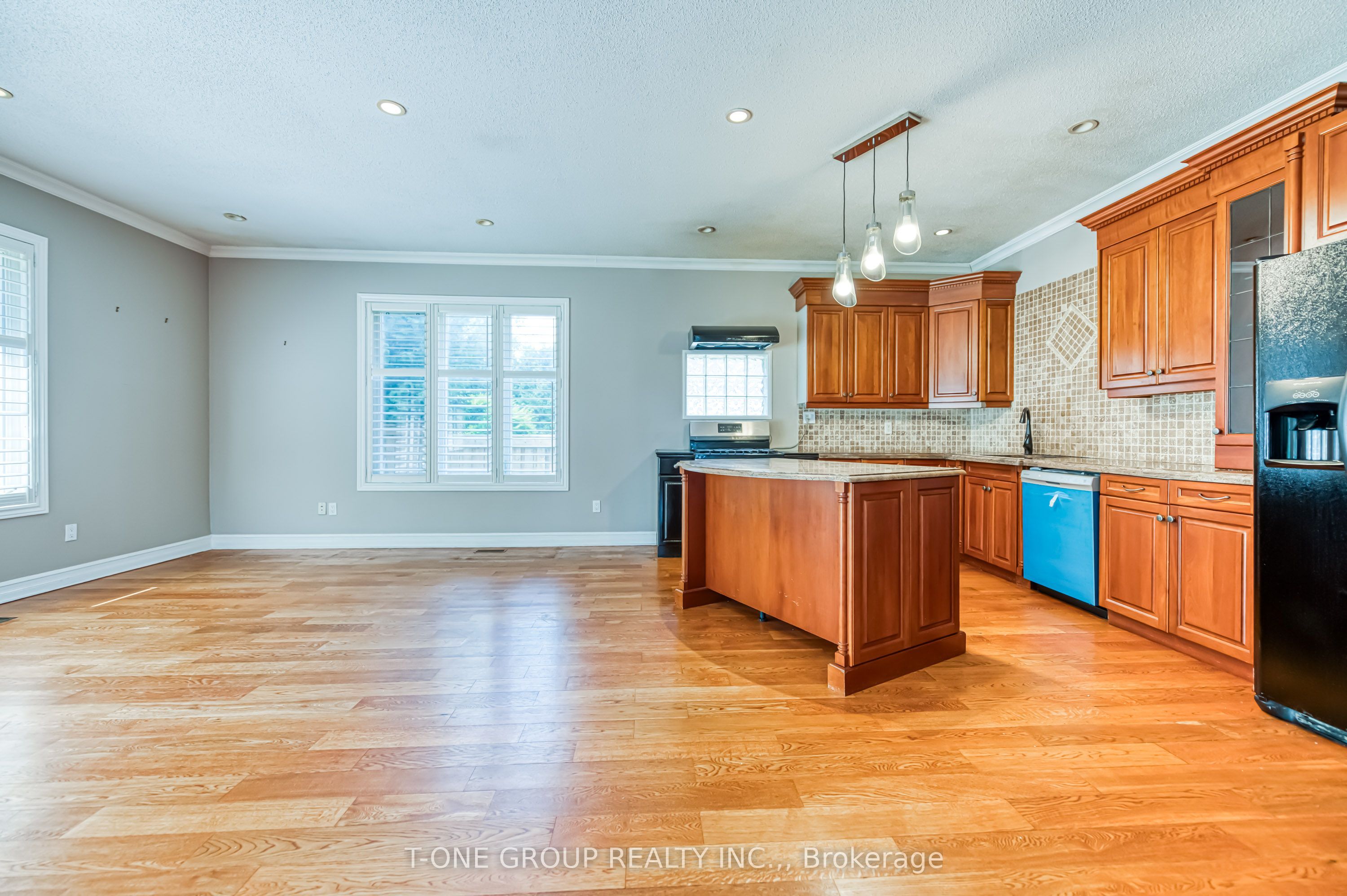 64 Hawkridge Avenue Property Photo 33