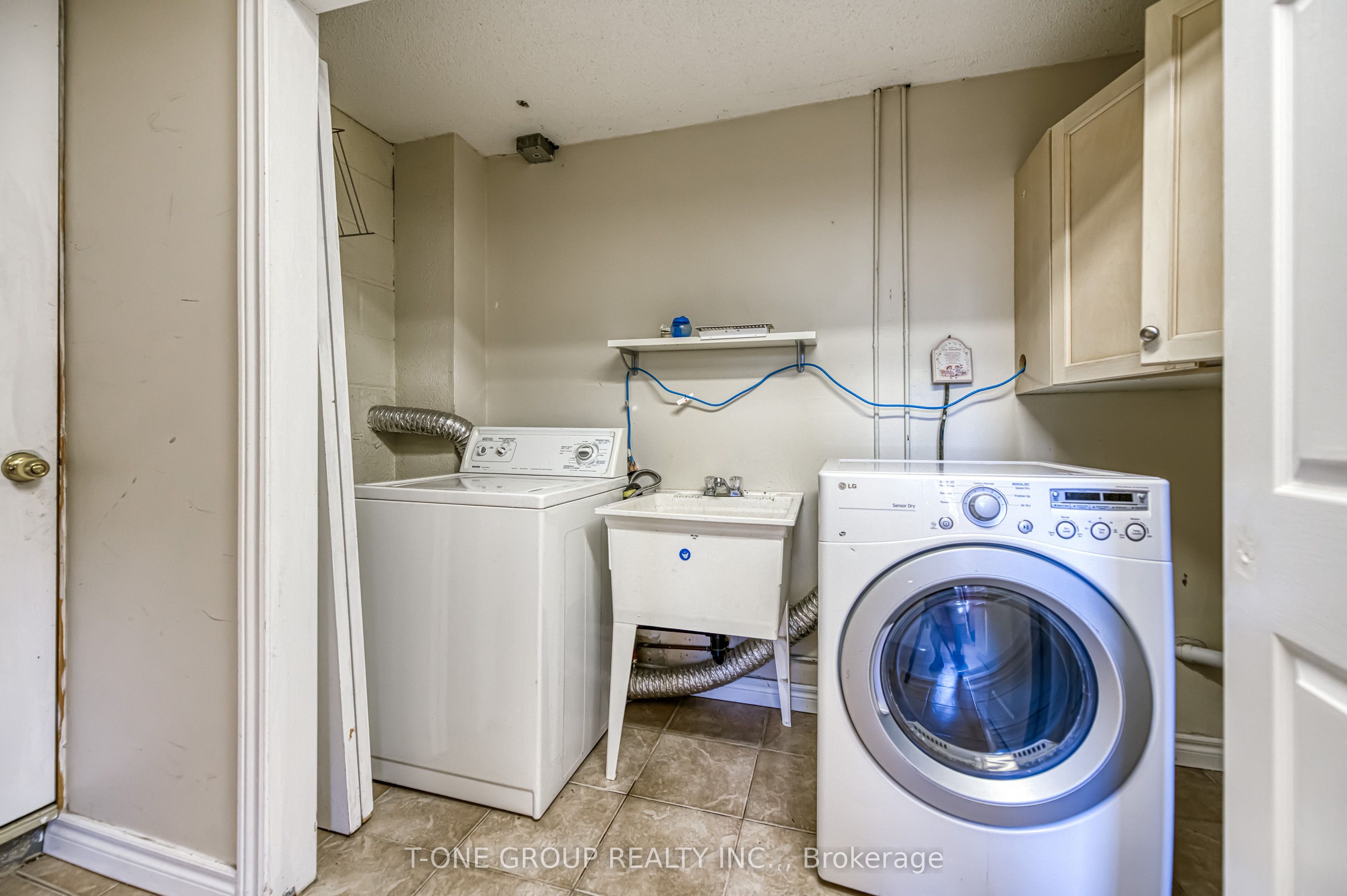 64 Hawkridge Avenue Property Photo 36