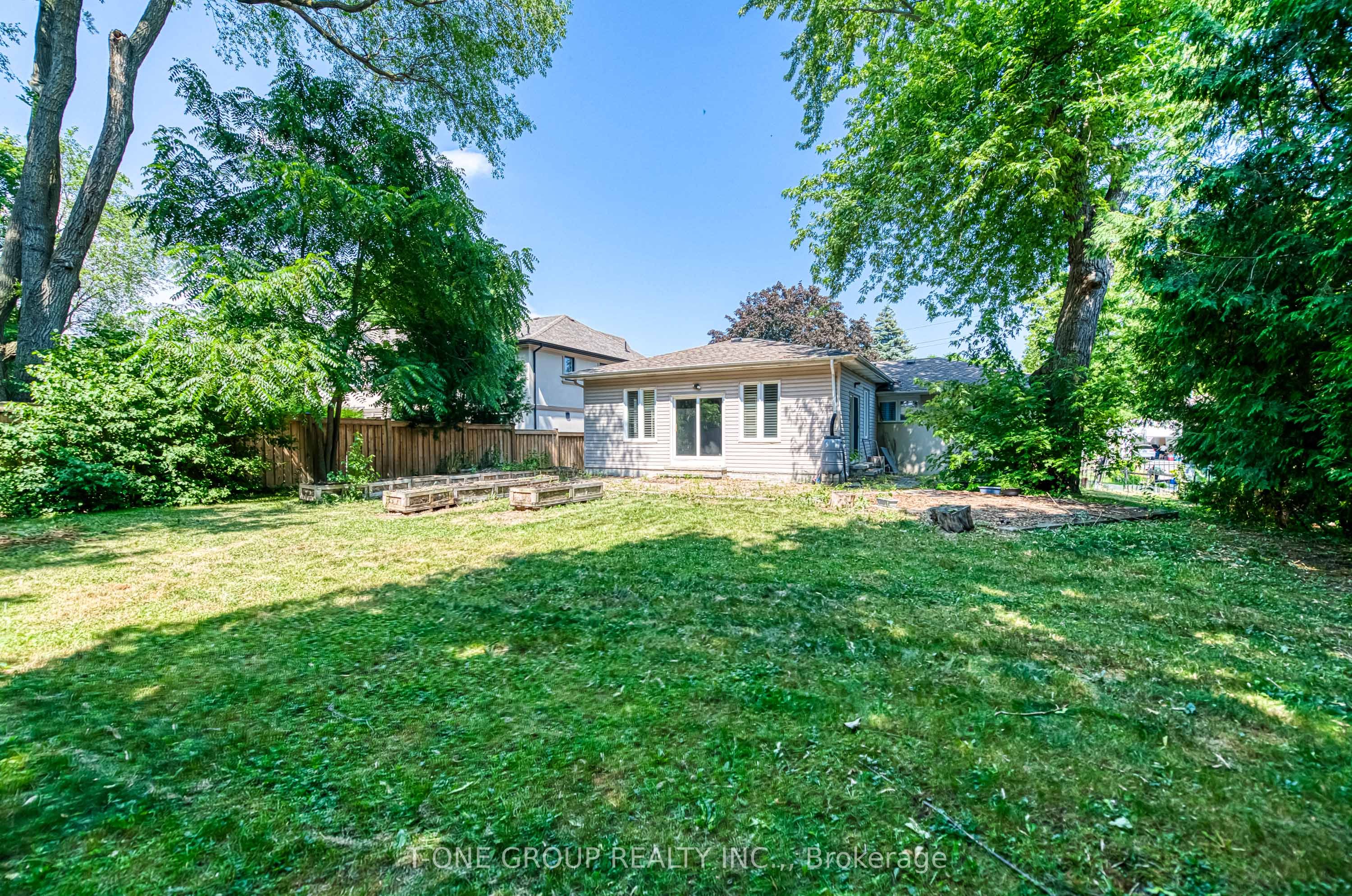 64 Hawkridge Avenue Property Photo 44