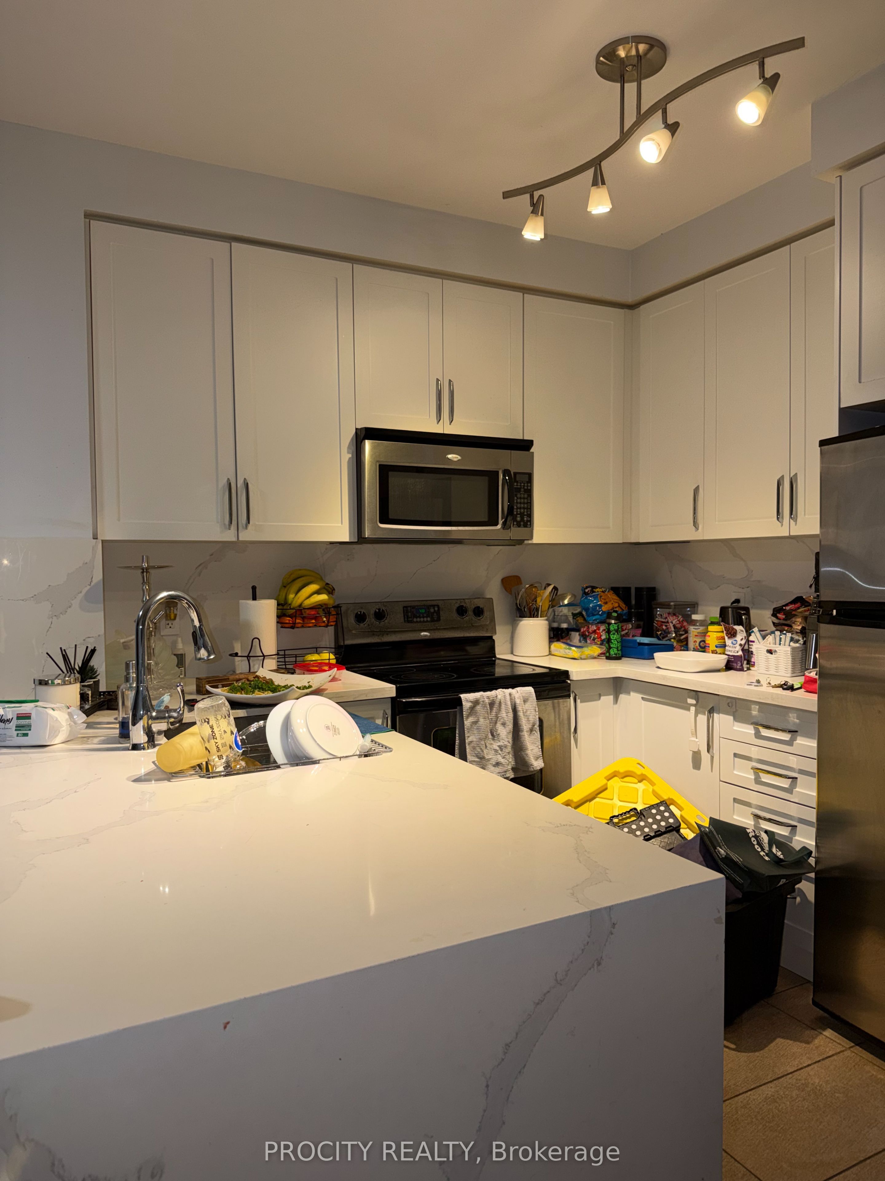 9235 Jane Street 203 Property Photo 2