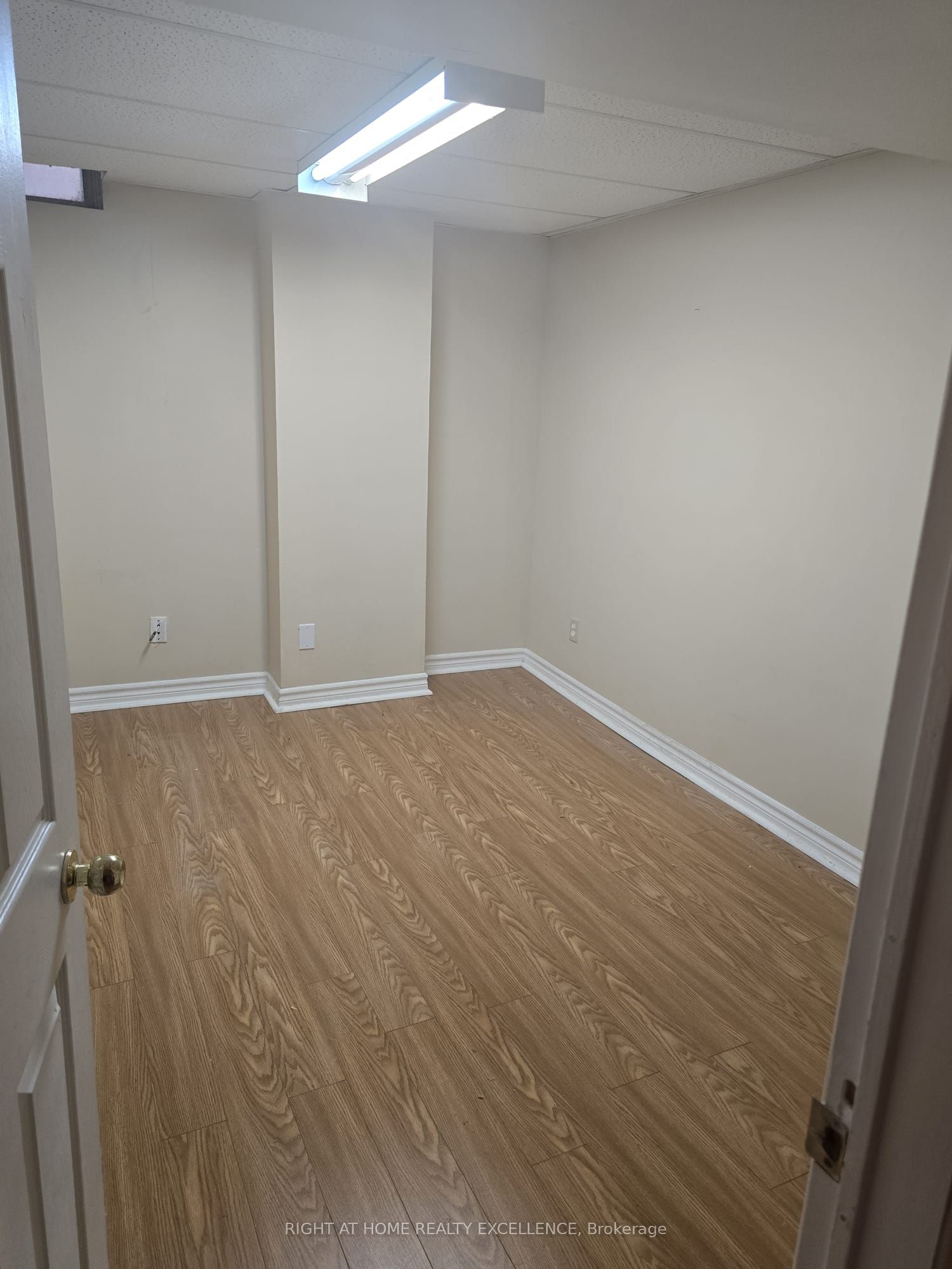 11 Charlton Avenue Basement Property Photo 5
