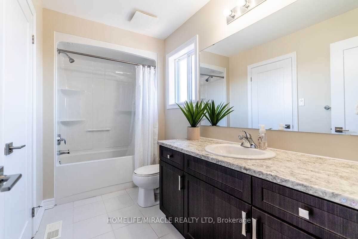 32 Carleton Trail Property Photo 24