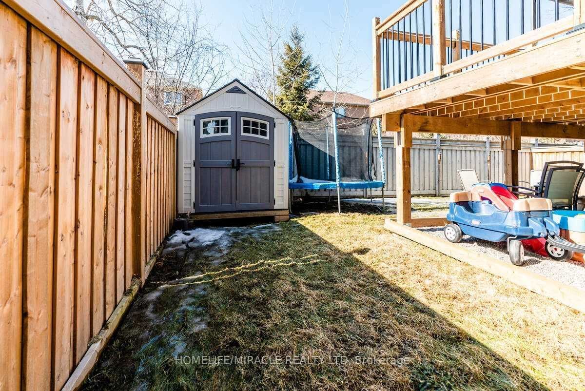 32 Carleton Trail Property Photo 30