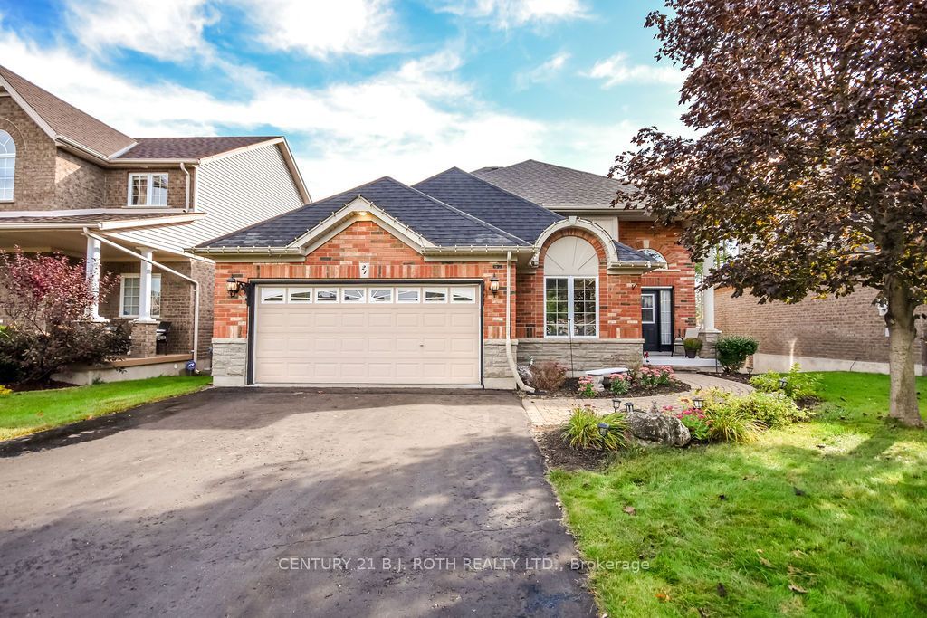 21 Armeda Clow Crescent Property Photo 1