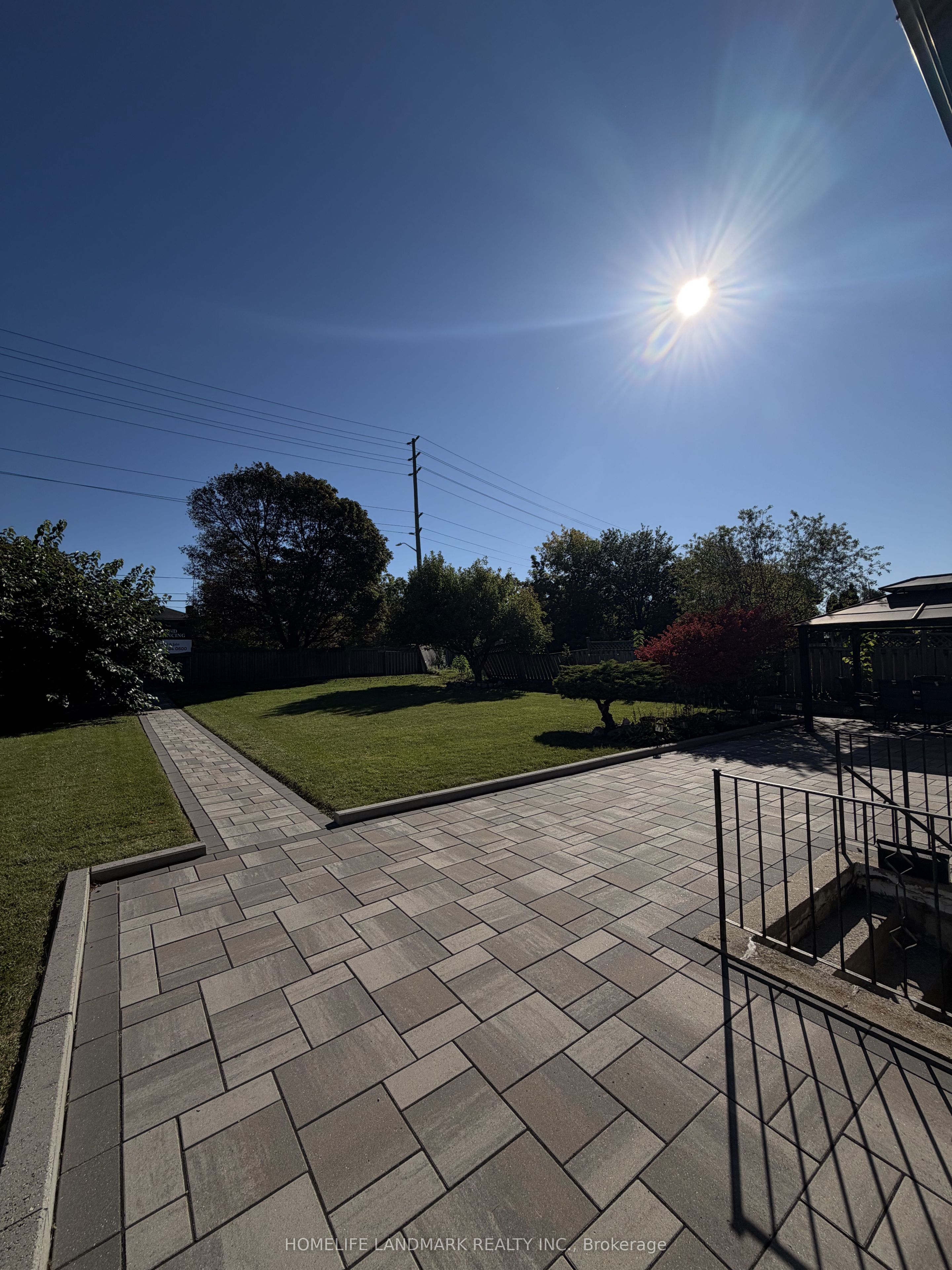 Upper 11 Ravenhill Crescent Property Photo 17