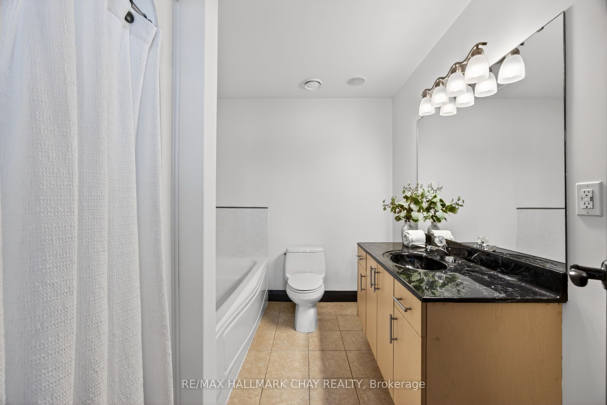 543 Timothy Street 106 Property Photo 12