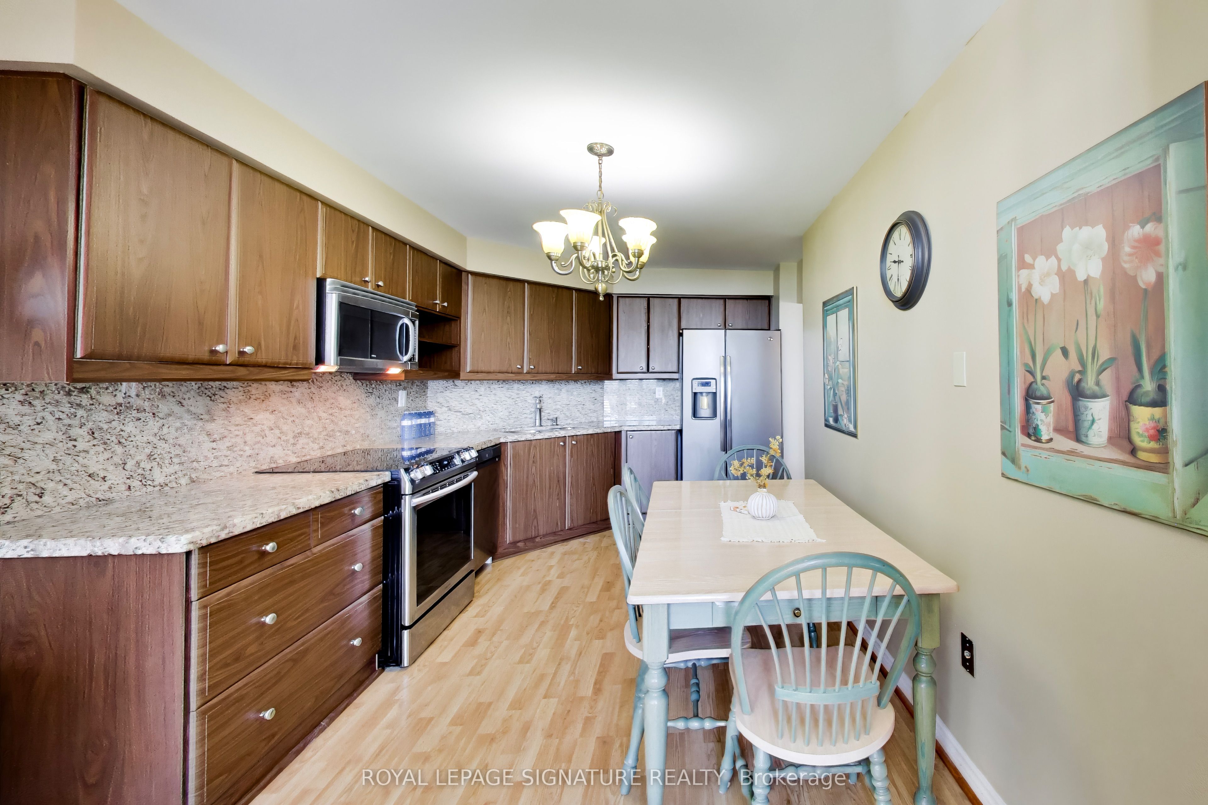 1 Clark Avenue W 1802 Property Photo 11