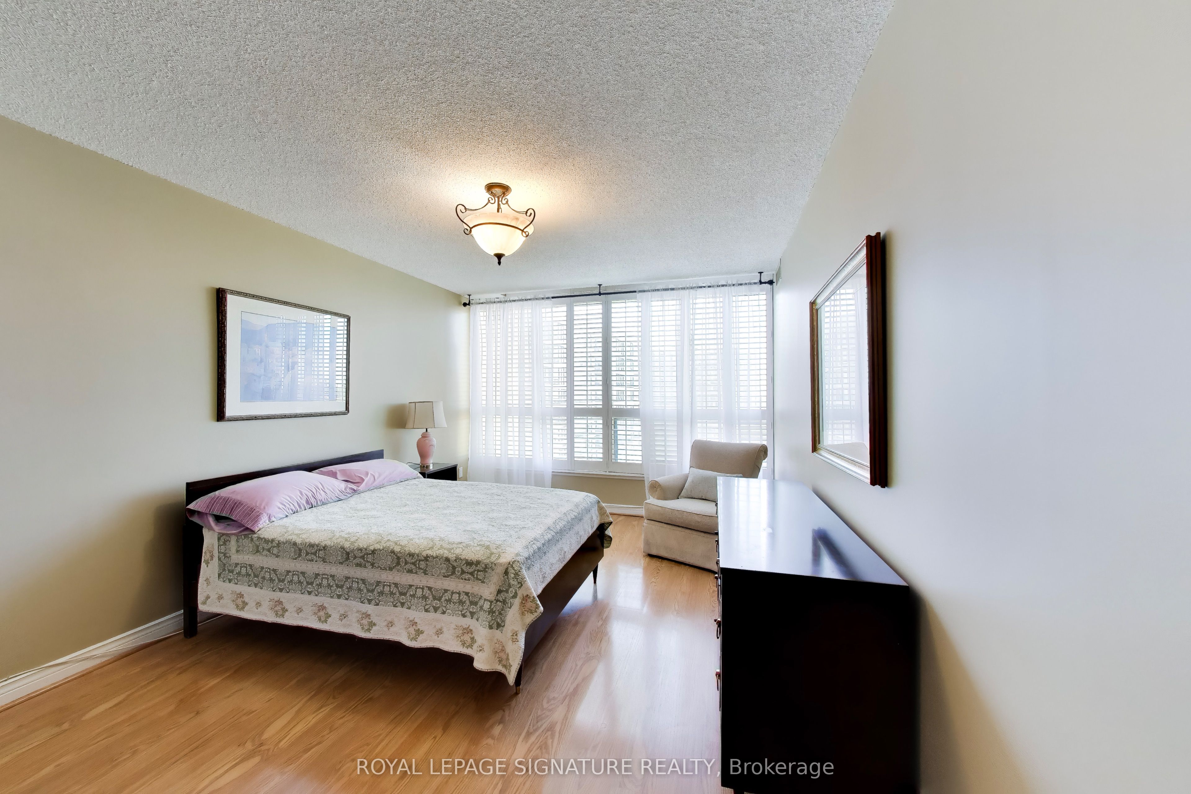 1 Clark Avenue W 1802 Property Photo 14