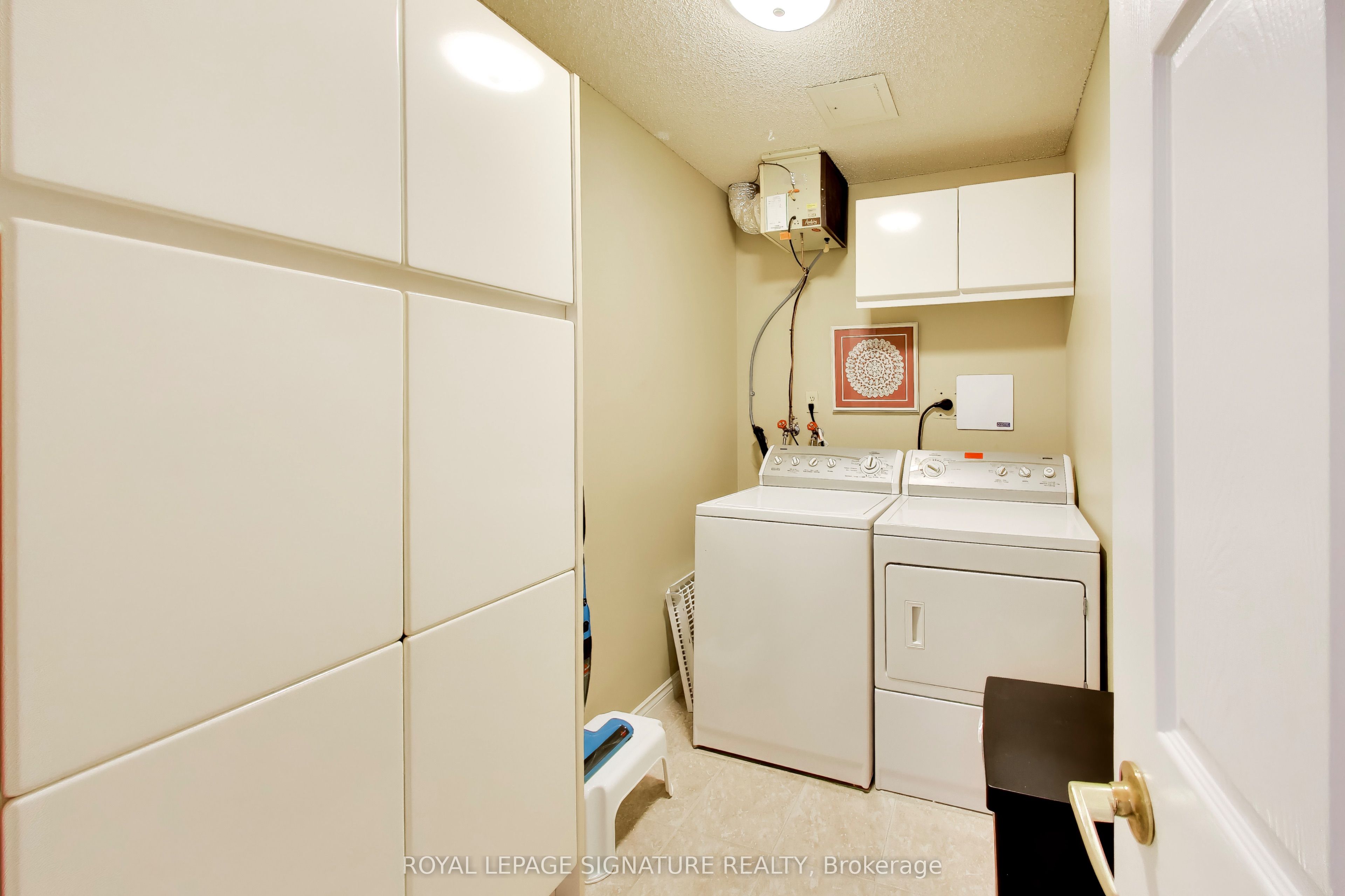 1 Clark Avenue W 1802 Property Photo 22