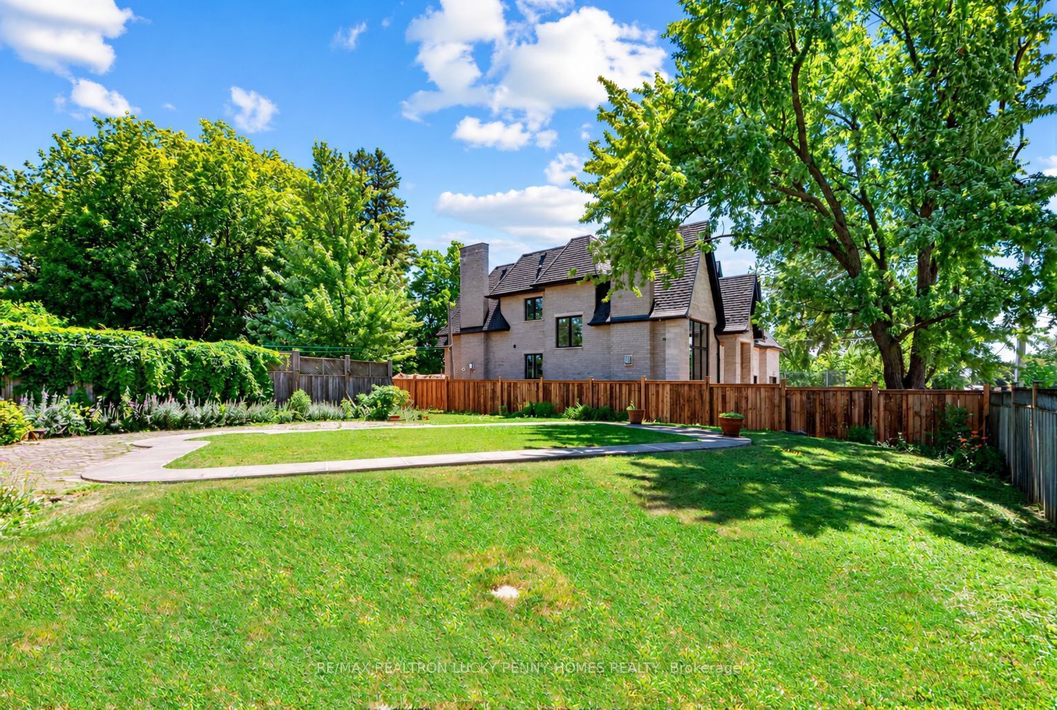 19 Abercorn Road Property Photo 32