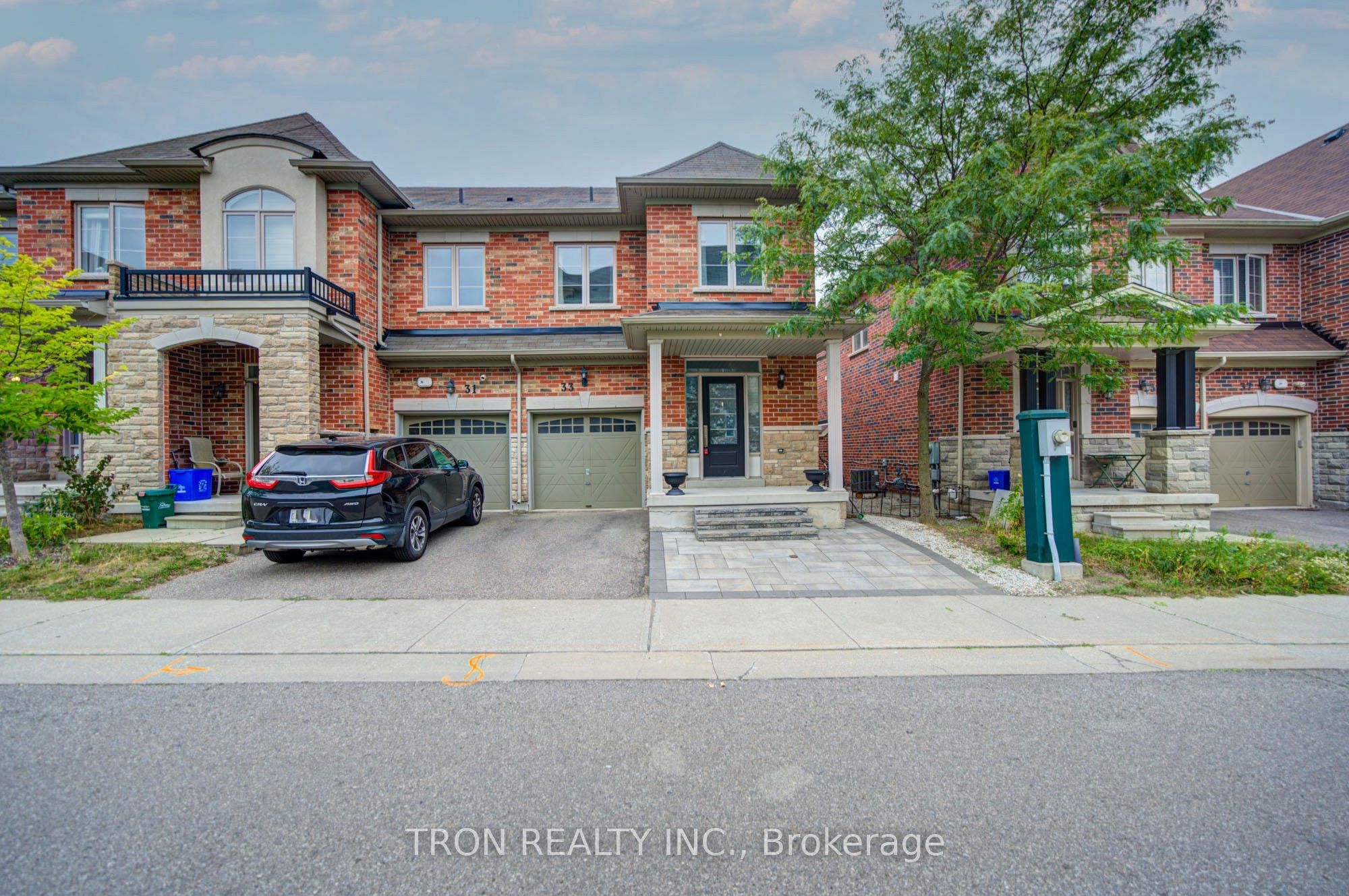 33 Mazarine Lane Property Photo 2